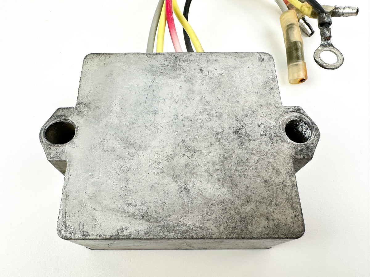 2001 Yamaha 25 HP 4 Stroke Outboard Rectifier & Regulator 65W-81960-00-00 OEM