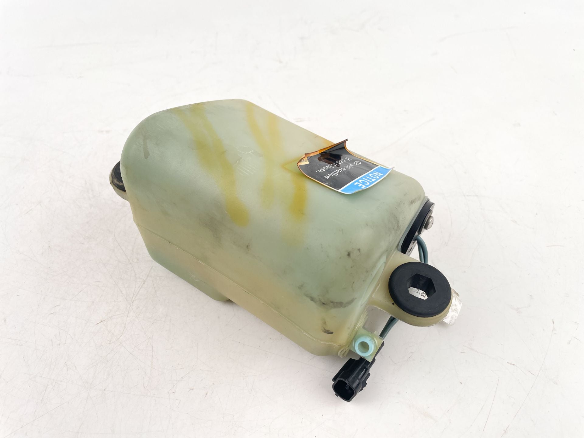 2003 Mercury 200 HP 2 Stroke Outboard Oil Tank 884525T1 OEM