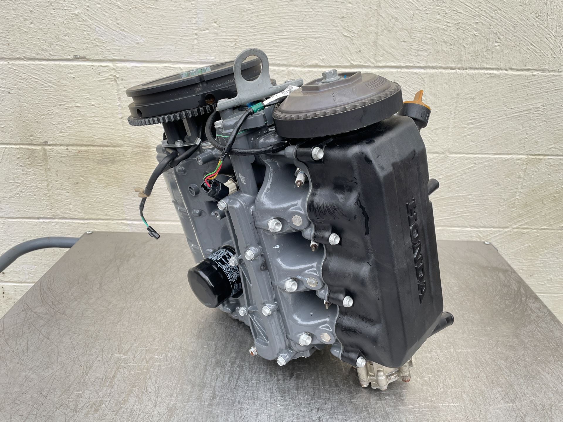 2006 Honda 50 HP 4 Stroke Outboard Powerhead 12000-ZW4-405ZA OEM