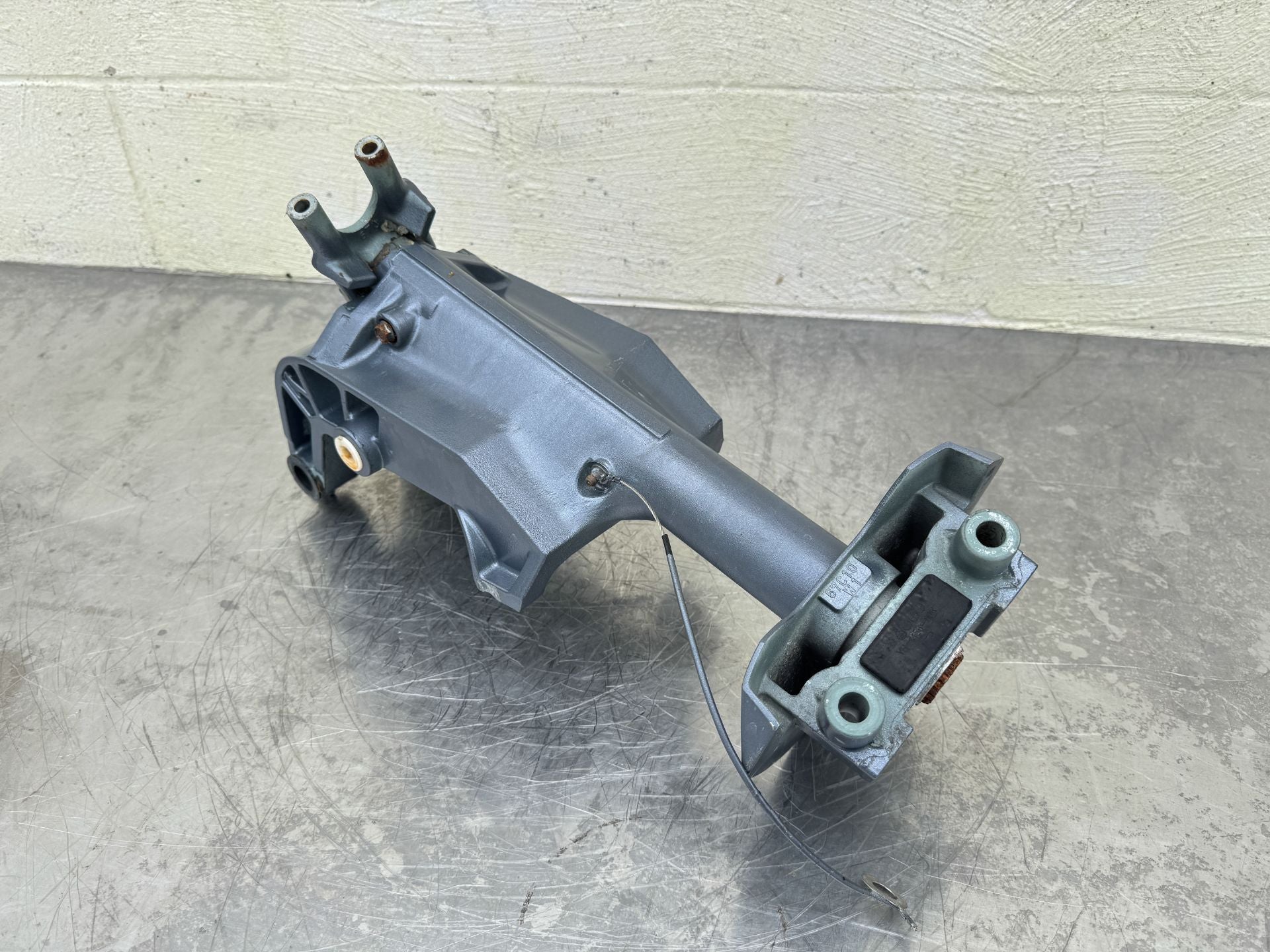 2001 Yamaha 40 HP 4 Stroke Outboard Swivel Bracket Power Trim Long