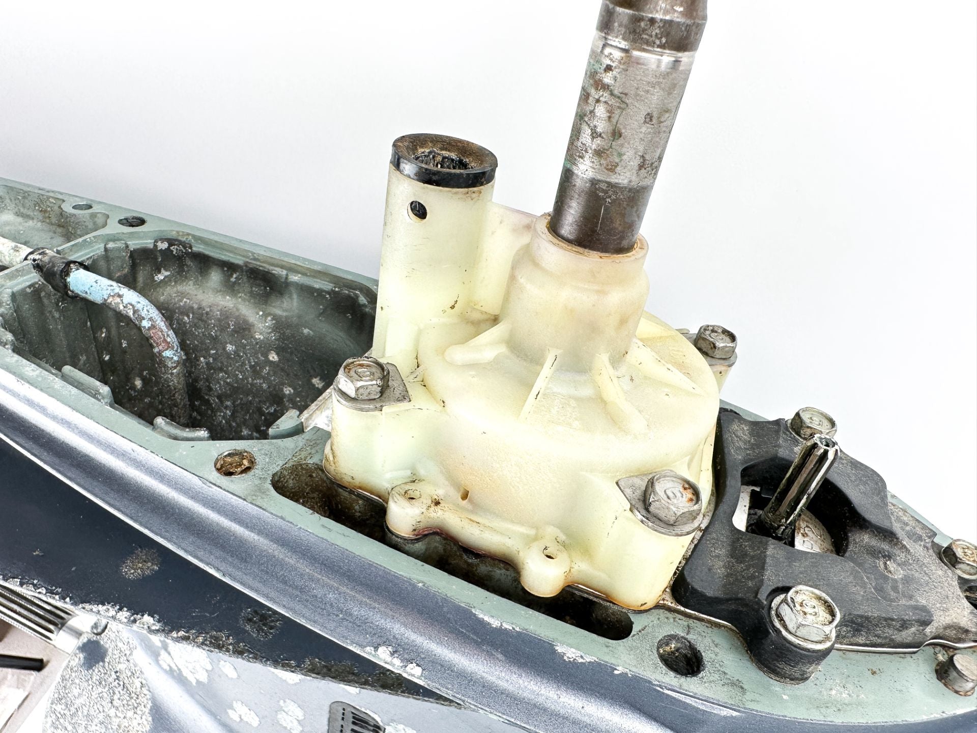 Yamaha 250HP F250 3.3L 25" Shaft Lower Unit Gear Case RH Standard Rotation