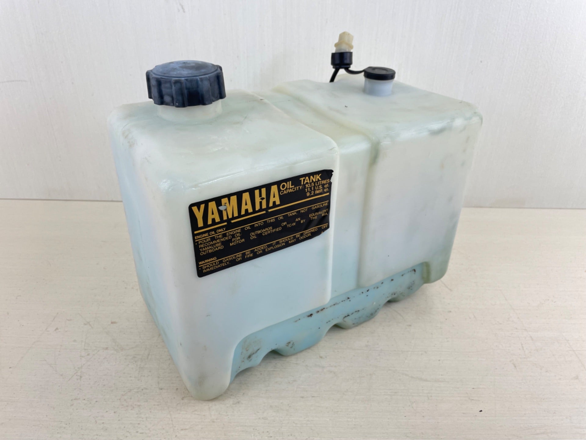 Yamaha Outboard Remote 2 Stroke Oil Tank Assembly 2.8 Gallons 10L No Pump