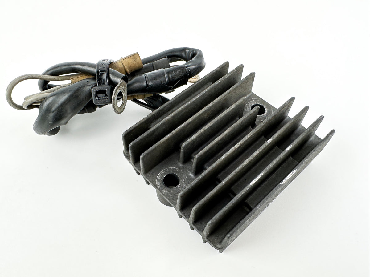 1996 Honda 40 HP 4 Stroke Outboard Rectifier & Regulator 31600-ZV5-003 OEM