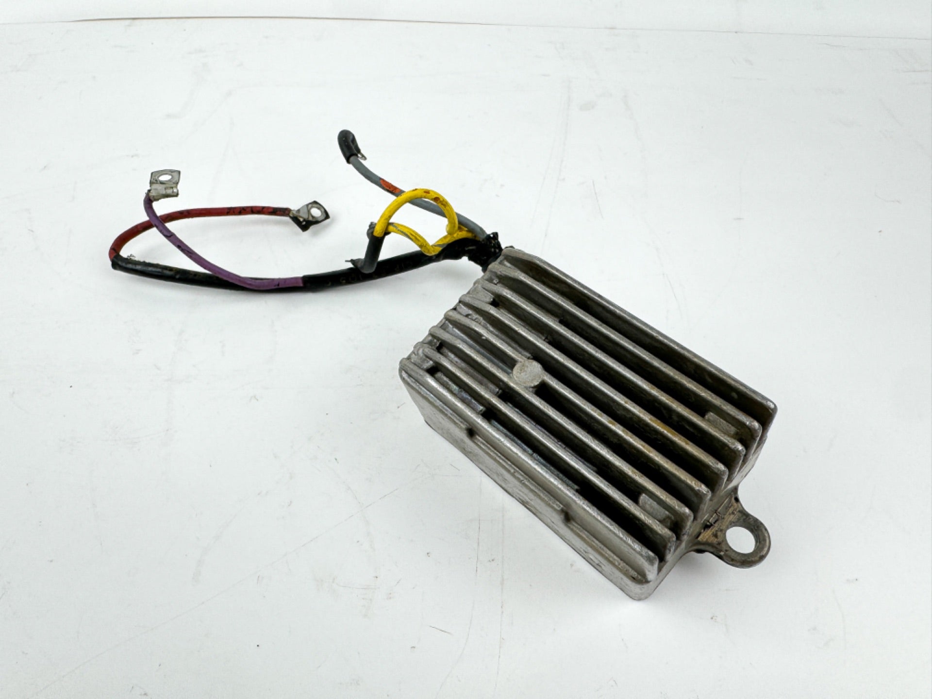 1996 Evinrude 50 HP 2 Stroke Outboard Rectifier & Regulator 0585001 OEM