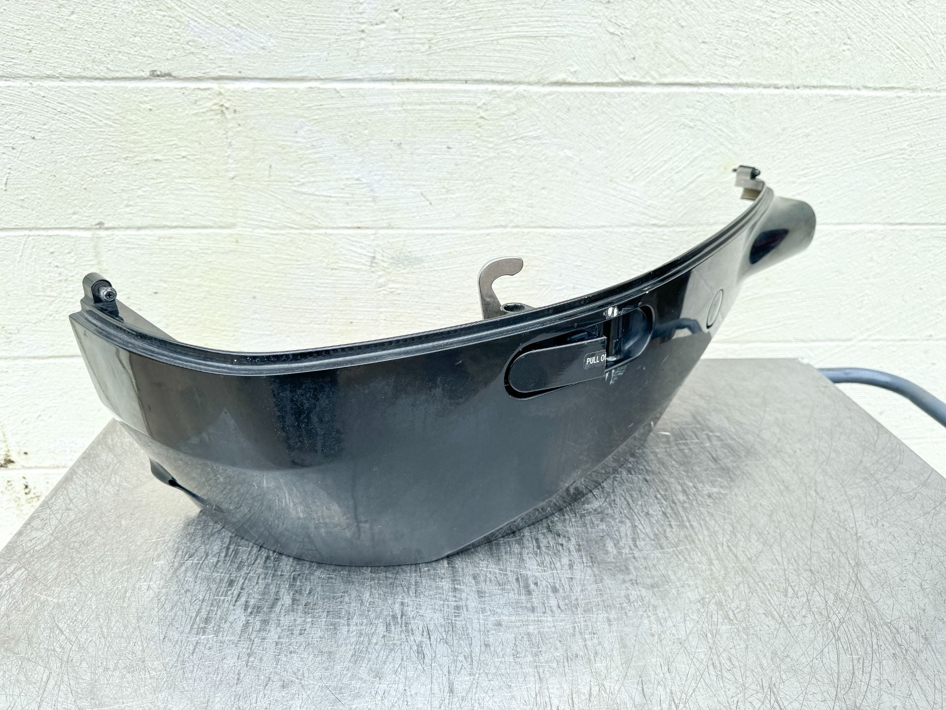 2007 Suzuki 200 HP 4 Stroke Outboard Starboard Oil Pan Cover 61131-93J01-0EP OEM