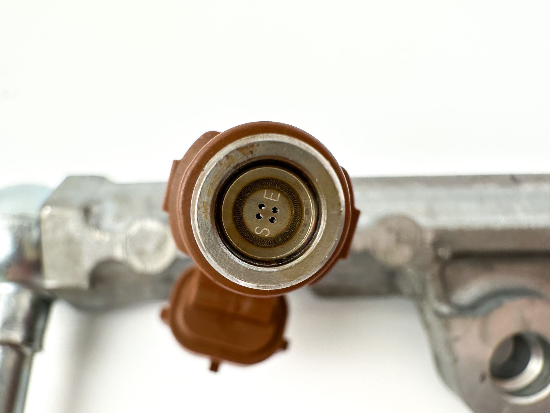 2016 Suzuki 175 HP 4 Stroke Outboard Fuel Injector Set W/ Rail 15710-96J00 Tested