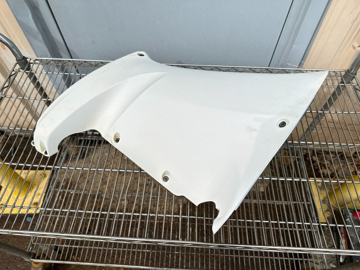 2014 Yamaha 300 HP 4 Stroke Outboard Lower Apron Cowling Starboard 6CE-42771-01-8D OEM