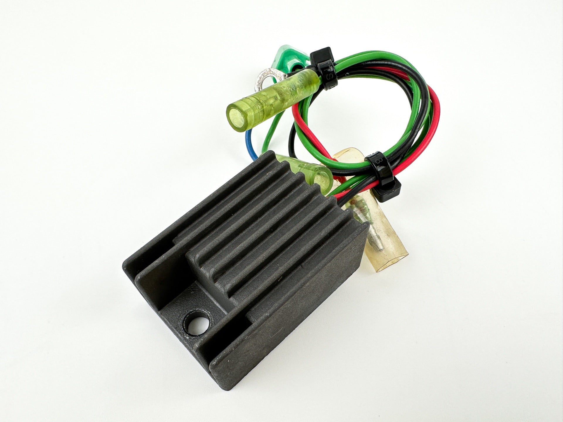 2003 Yamaha 70 HP 2 Stroke Outboard Rectifier & Regulator 6H2-81960-10-00 OEM