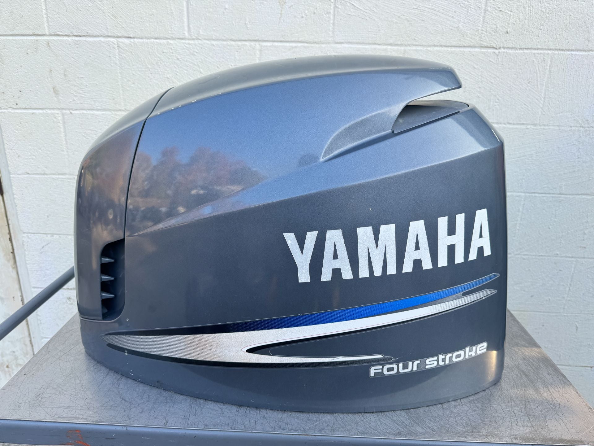 2009 Yamaha 115 HP 4 Stroke Outboard Top Cowling 68V-42610-12-8D OEM