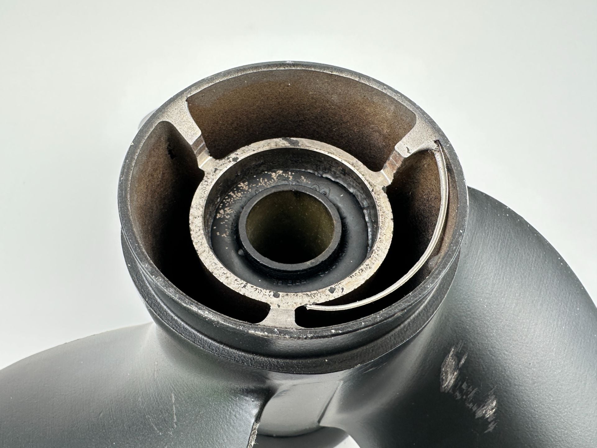 Evinrude Johnson 12 1/2 x 13P Propeller RH Standard 390849 OMC