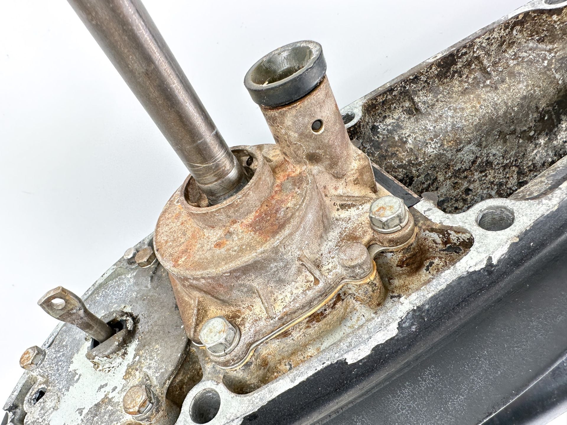 1998 - 2009 Suzuki DF 60 70 HP 20" Long Lower Unit Gear Case OEM