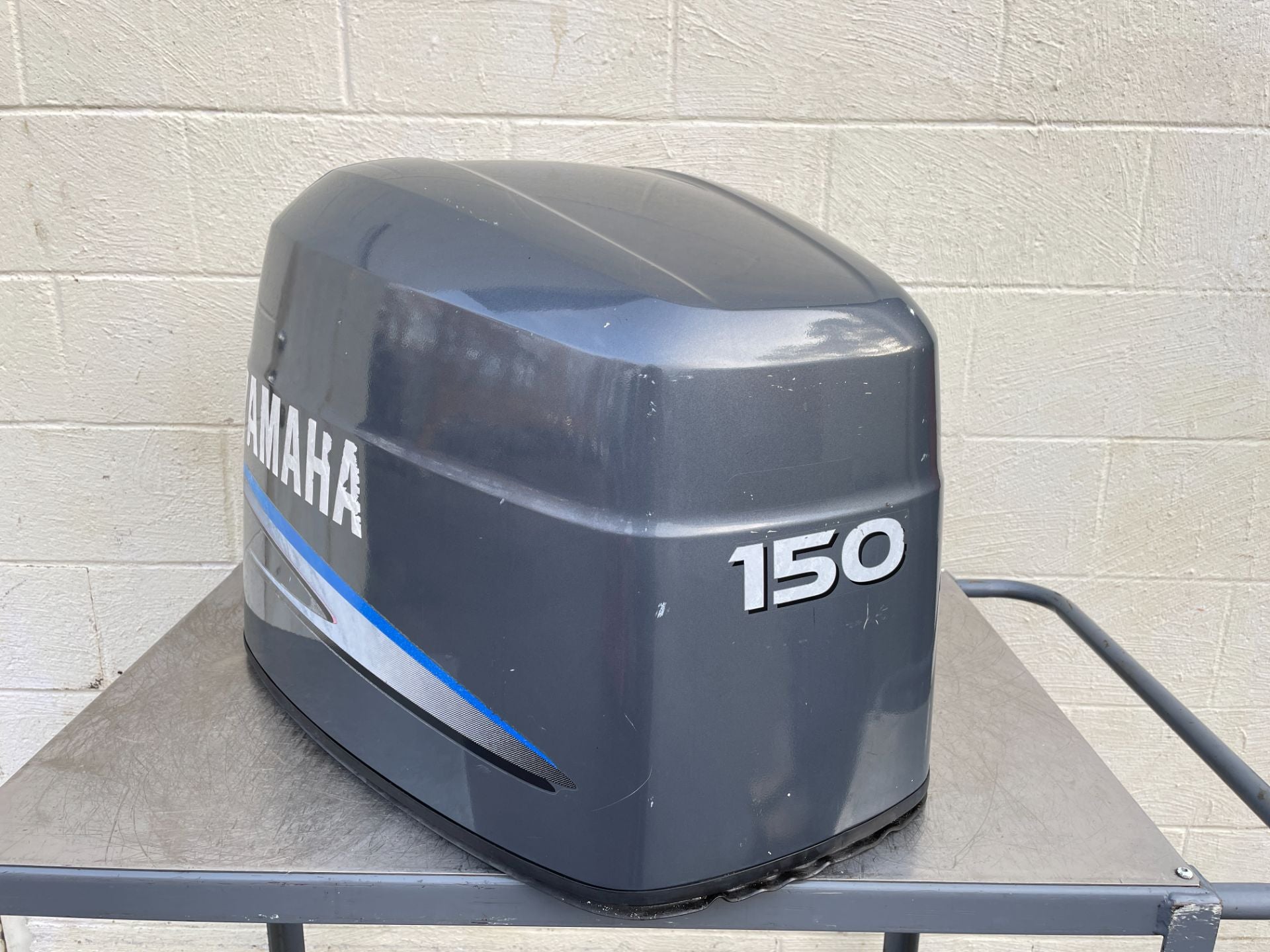 2005 Yamaha 150 HP 2 Stroke Outboard Top Cowling 64C-42610-50-4D OEM