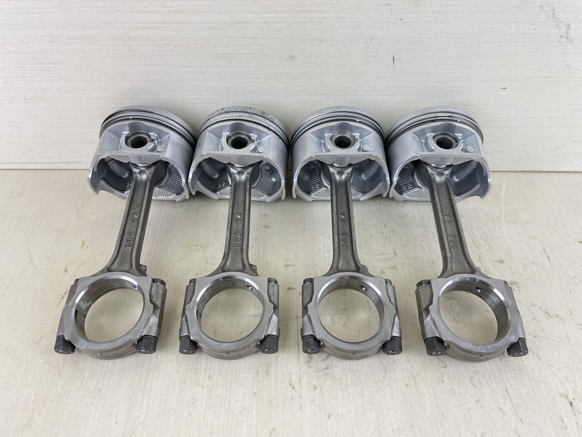 2003 Suzuki 115HP 4 Stroke Outboard Piston & Connecting Rod Set 