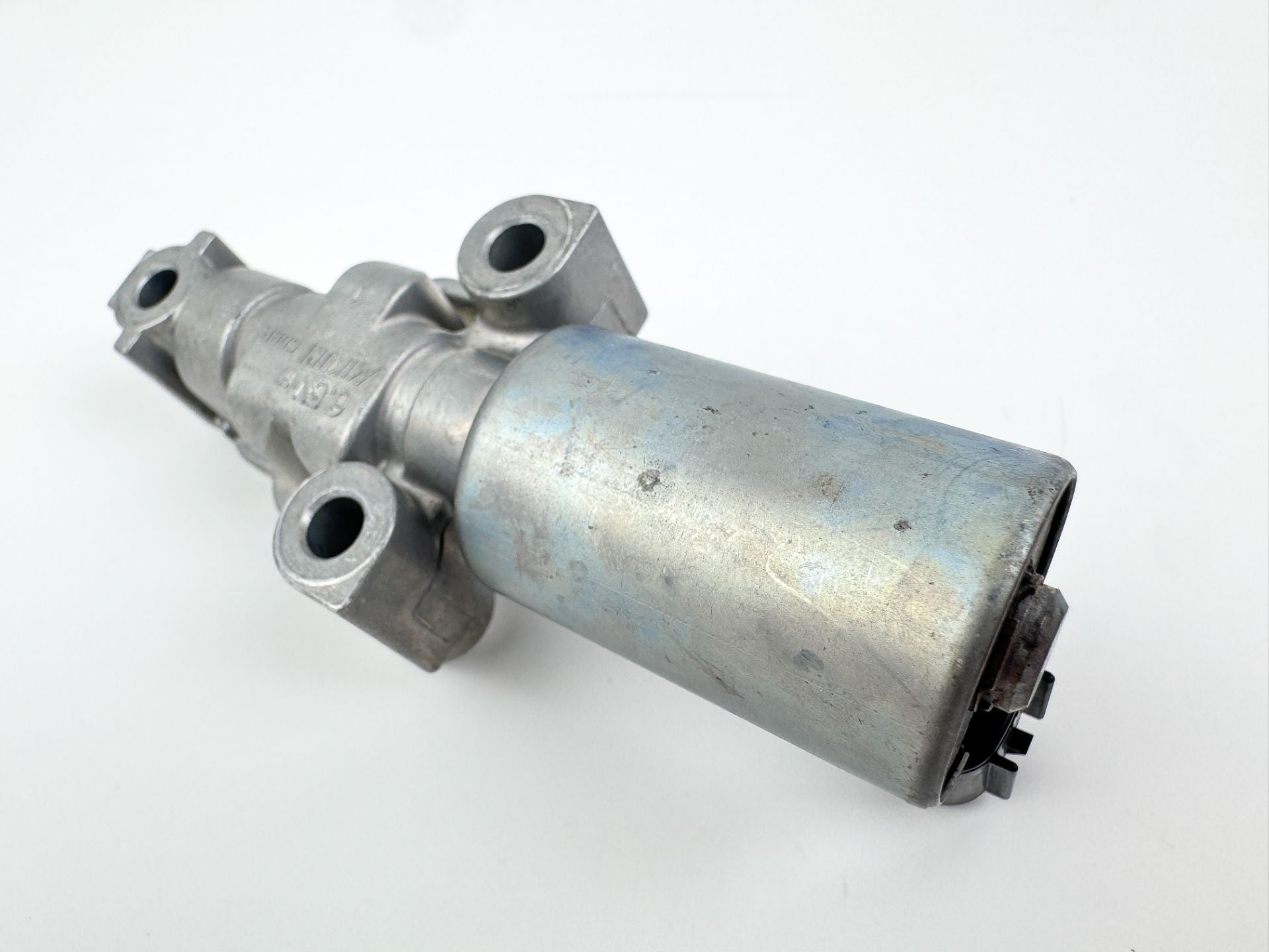 2012 Yamaha 300 HP 4 Stroke Outboard Solenoid Valve 6CB-86120-00-00 OEM