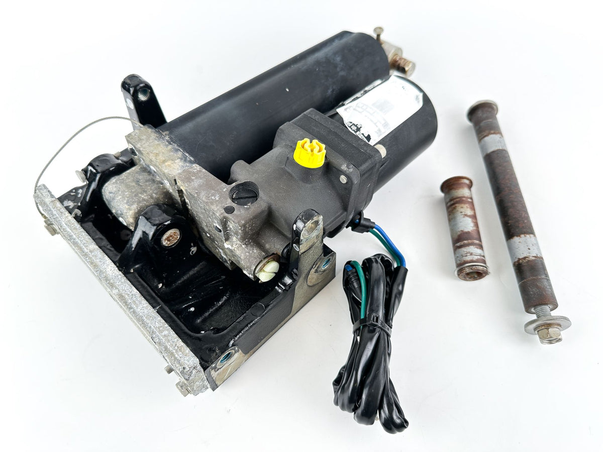 Mercury 70 90 115 120 125 HP Power Tilt and Trim Assembly 8M0090335
