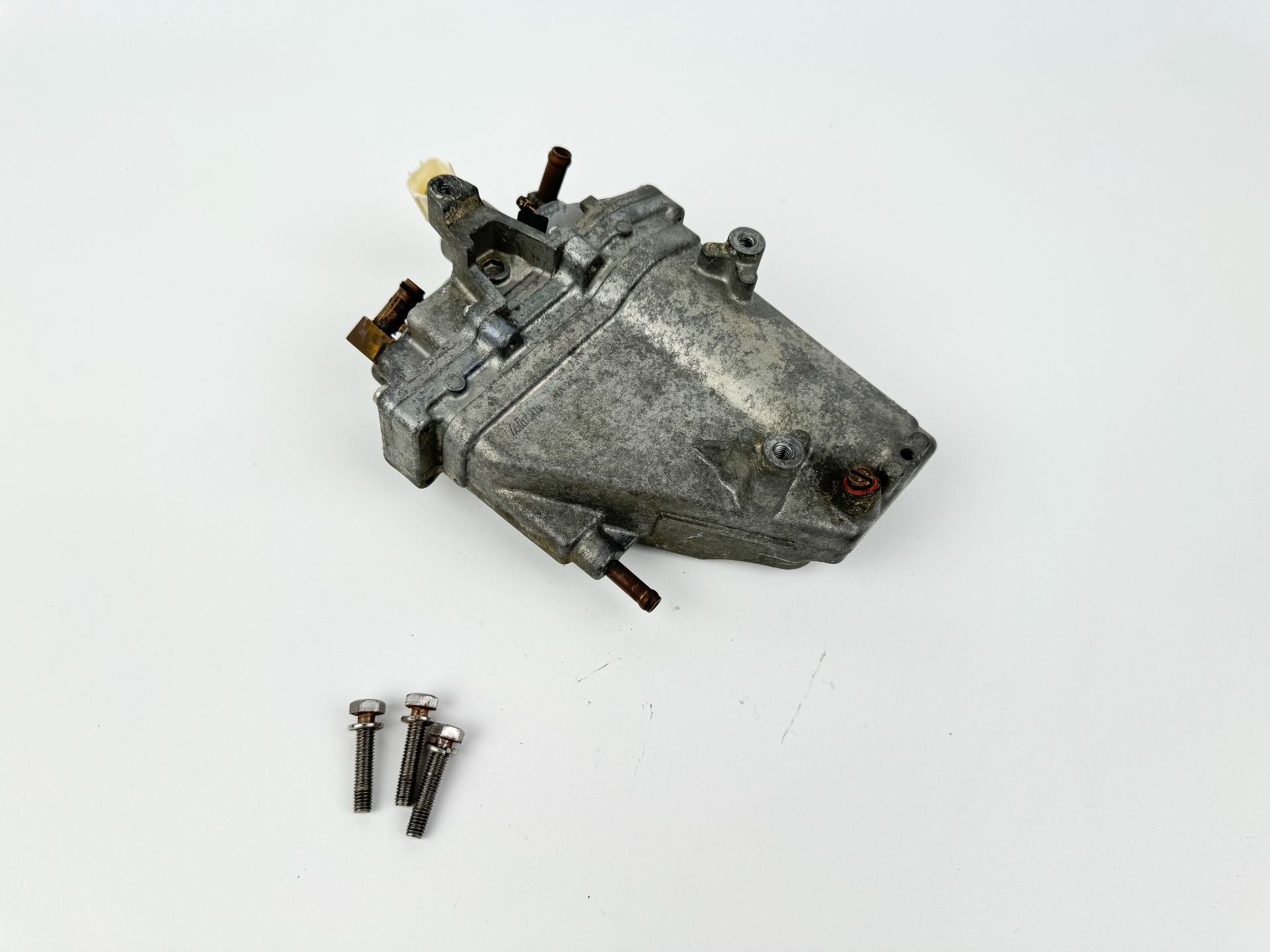 2008 Yamaha 115 HP 4 Stroke Outboard VST Float Chamber Assembly OEM