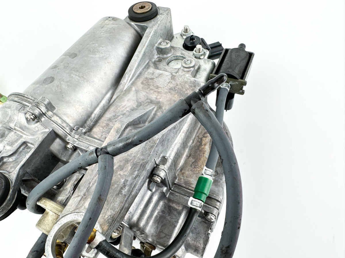 2002 Yamaha 200 HP 2 Stroke Outboard VST Float Chamber Assembly 68F-14182-01-00 OEM