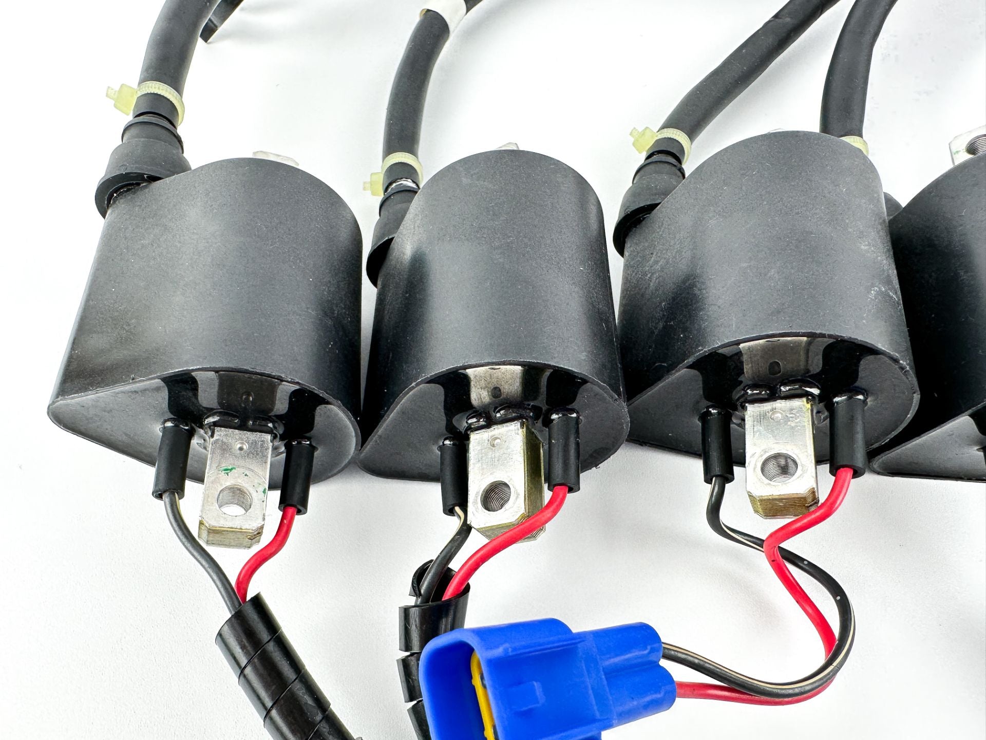 2009 Yamaha 225 HP 2 Stroke Outboard Ignition Coil Set 60V-82310-01-00 OEM