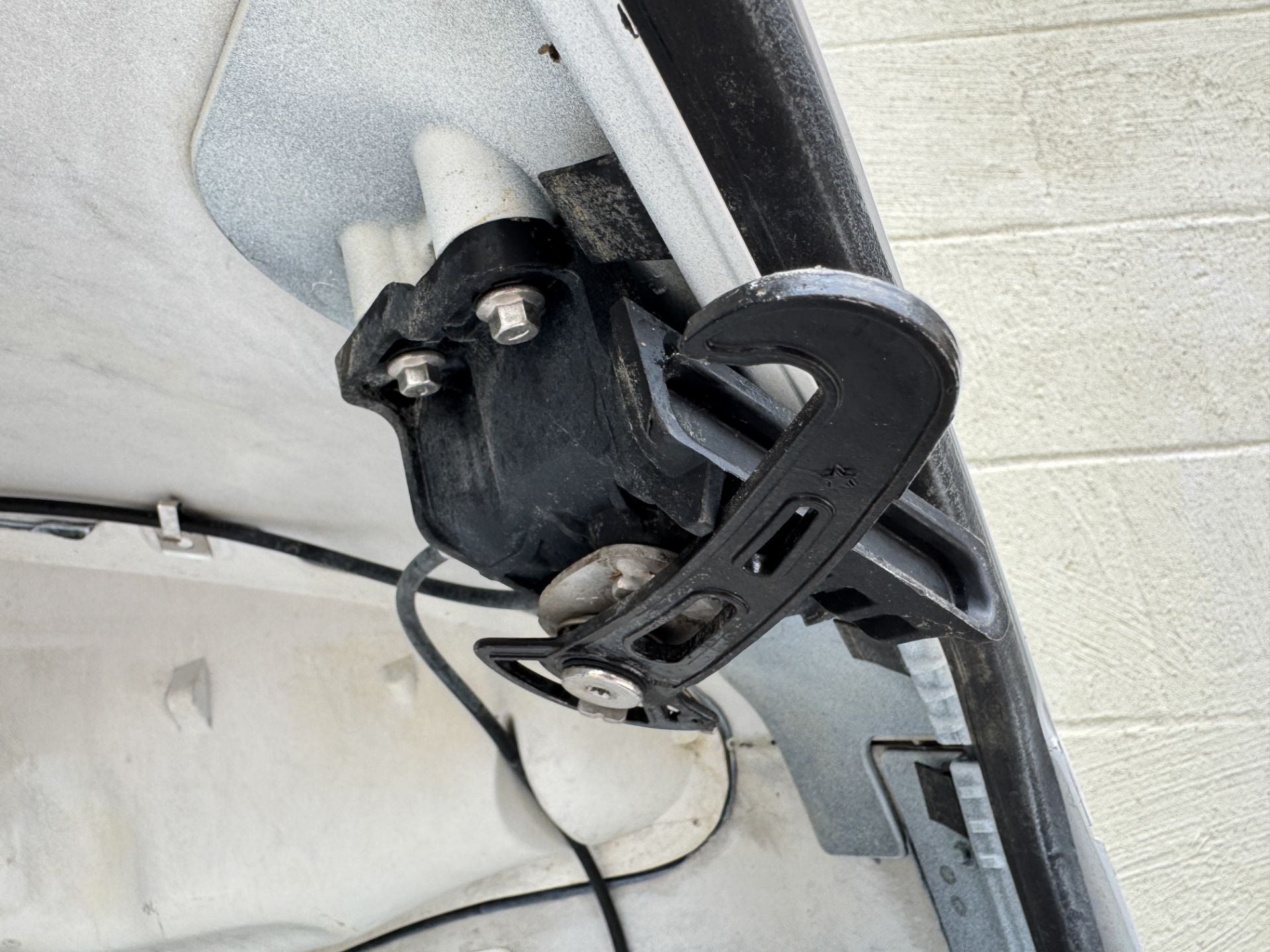 2020 Mercury 225HP V6 4 Stroke Outboard Top Cowling 8M0142180 OEM