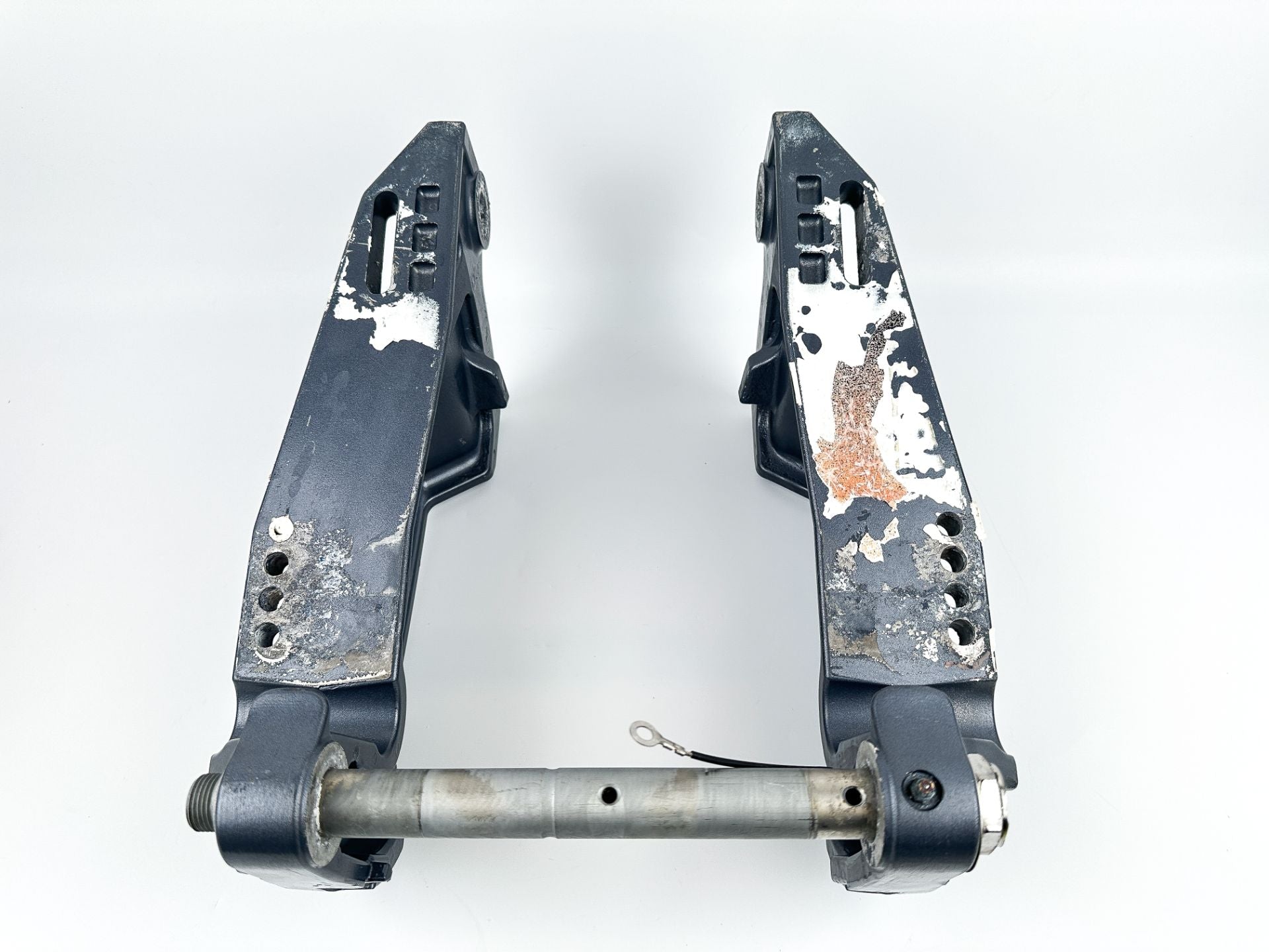 2016 Yamaha 150 HP 4 Stroke Outboard Clamp Bracket Pair 64E-43112-02-8D OEM