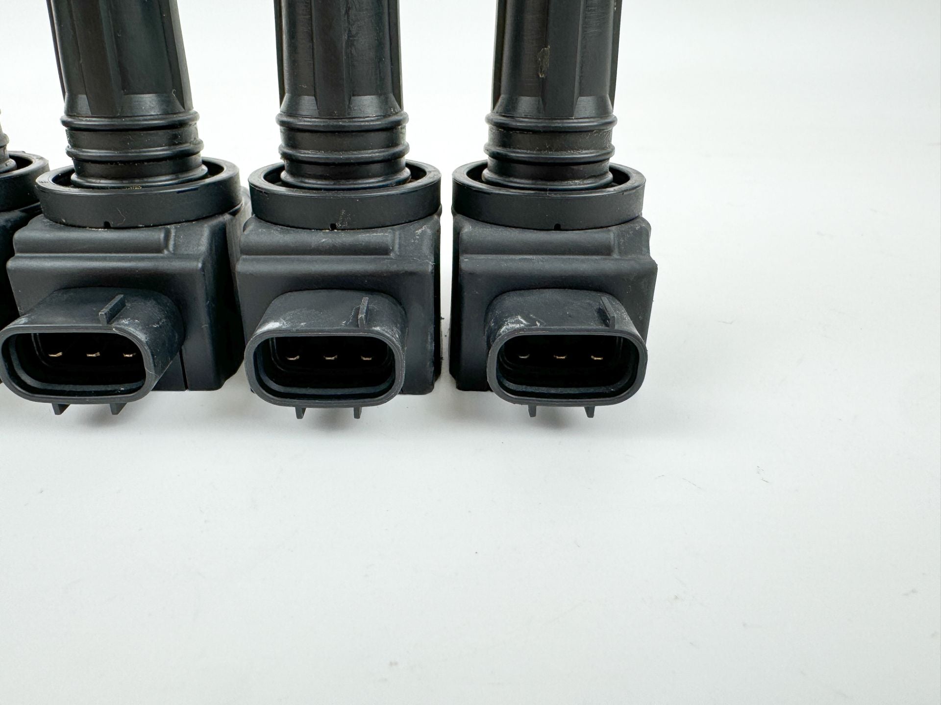 2004 Suzuki 250 HP 4 Stroke Outboard Ignition Coil Set 33410-93J00 OEM