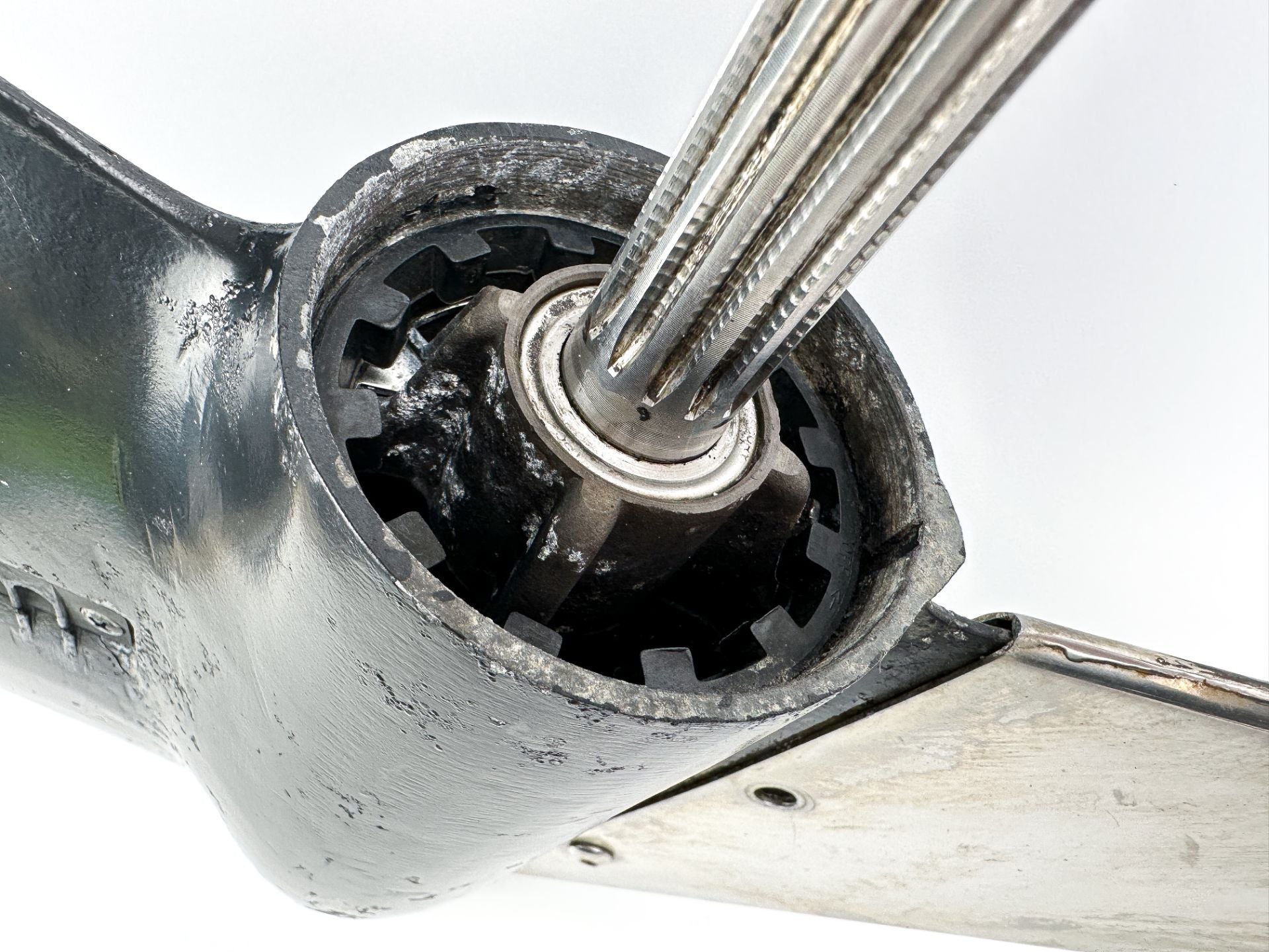 Mercury 50 60 HP 2 Stroke 3 Cylinder Lower Unit Gear Case 20" Long