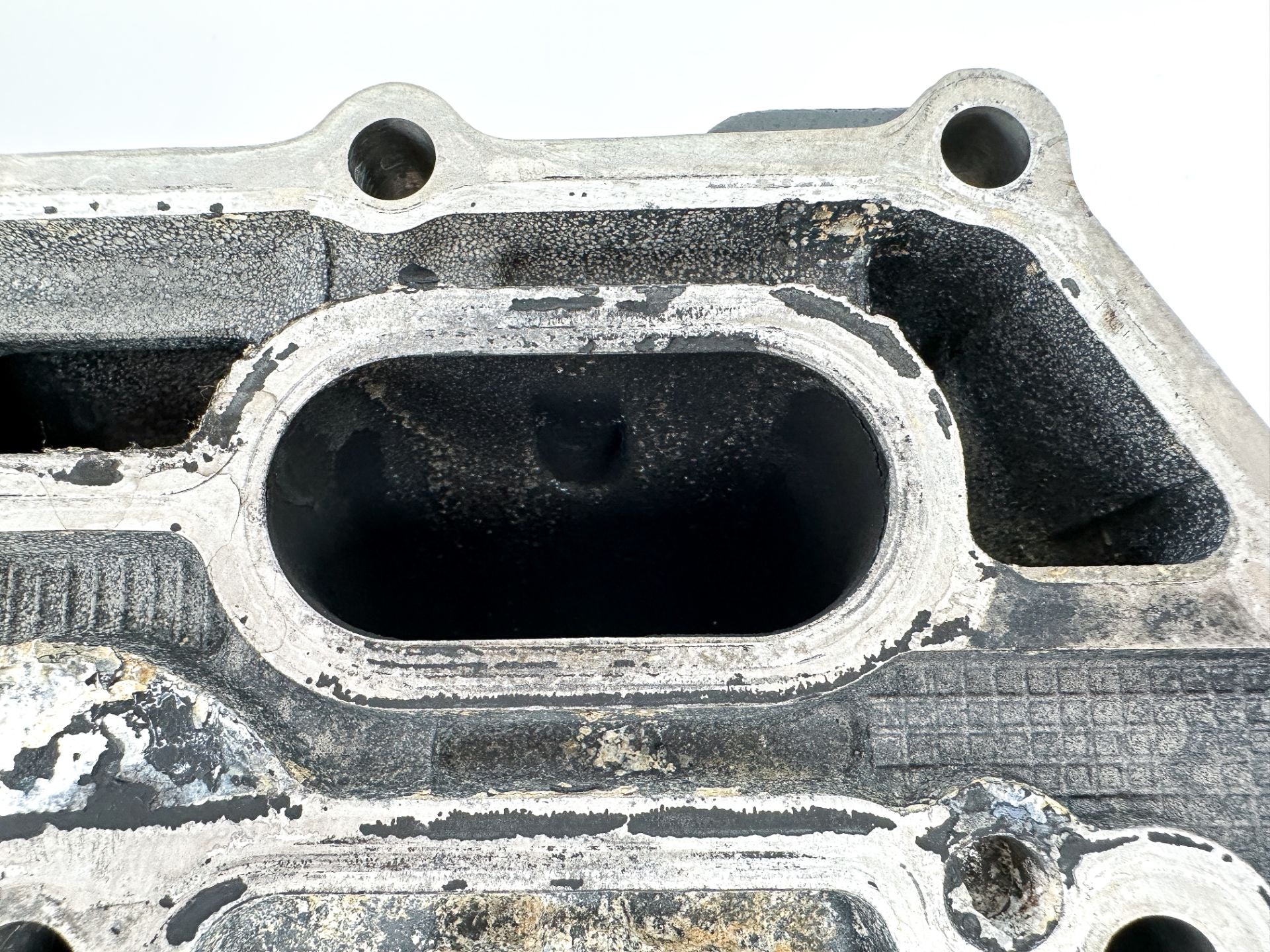 2016 Yamaha 150 HP 4 Stroke Outboard Cylinder Head 63P-W009A-04-9S OEM