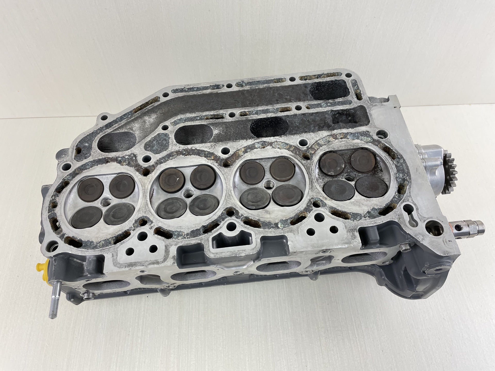 04-11 Suzuki DF 115 140 HP 4 Stroke Outboard Cylinder Head 11100-90J01