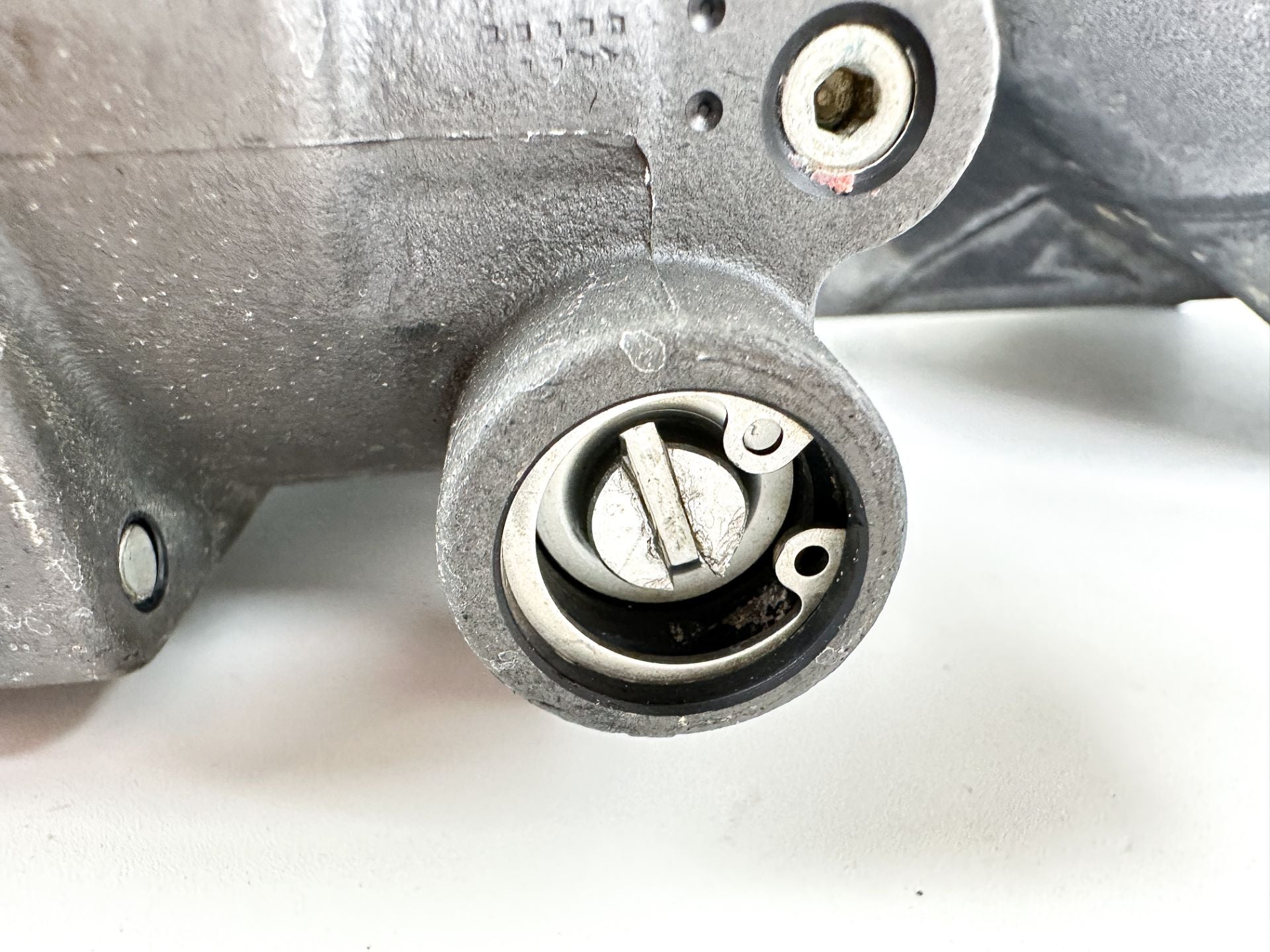 Yamaha F115 115 HP 4 Stroke Outboard Power Trim Tilt Unit 68V-43800-01-4D OEM