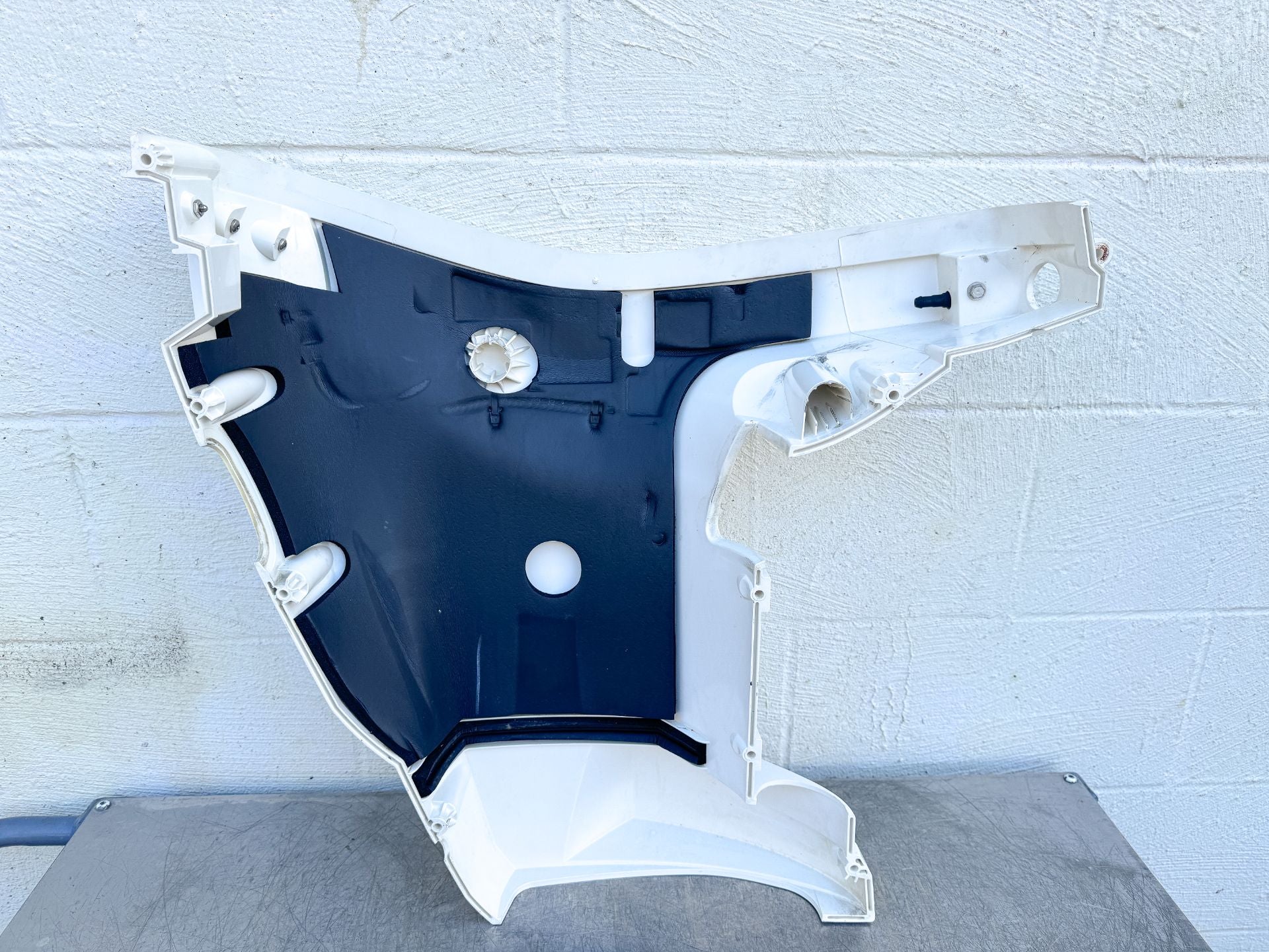 2015 Evinrude 30 HP 2 Stroke Outboard Lower Apron Cowling Port White 5008170 OEM