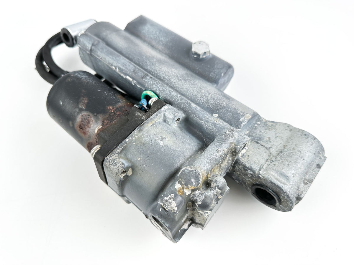Honda 50 HP 4 Stroke Outboard Power Trim Tilt Unit 56000-ZV5-823ZA OEM