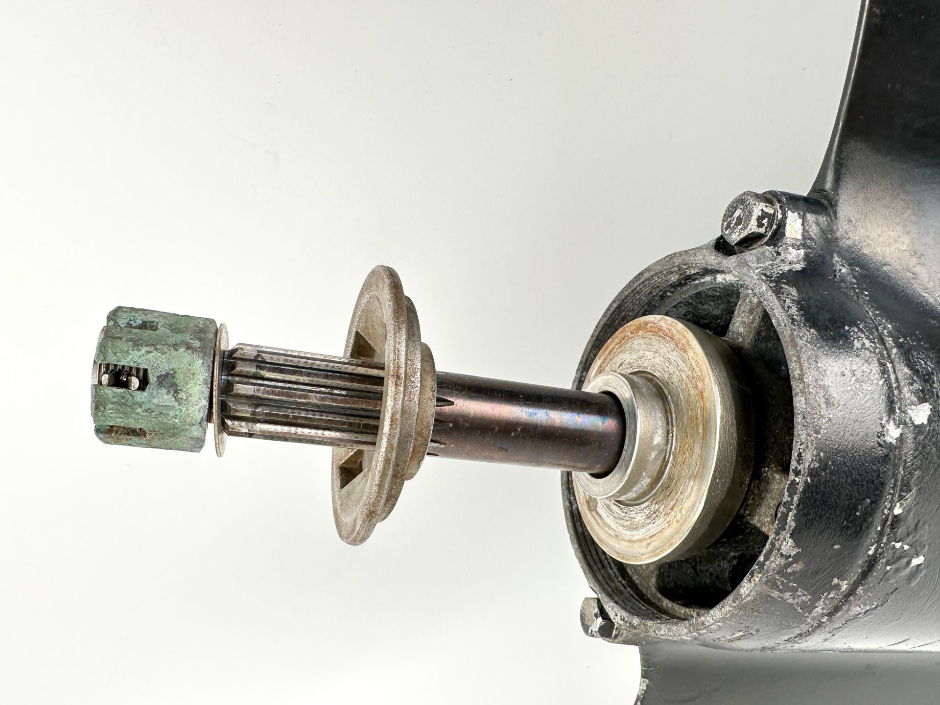 1998 - 2009 Suzuki DF 60 70 HP 20" Long Lower Unit Gear Case OEM