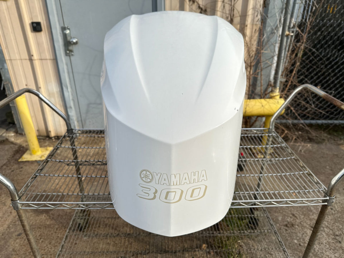 2014 Yamaha 300 HP 4 Stroke Outboard Top Cowling 6CE-42610-01-00 OEM
