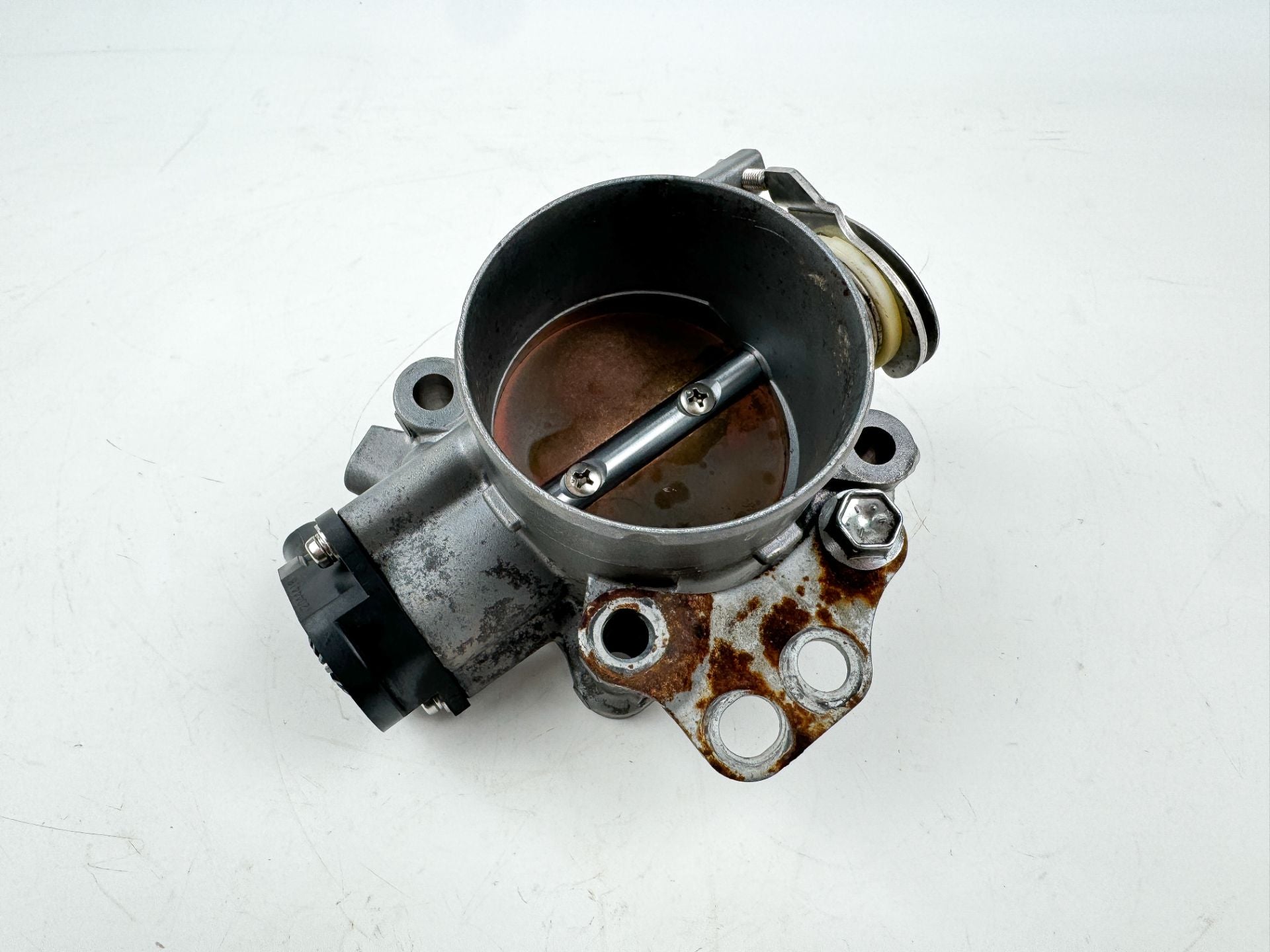 2014 Suzuki 175 HP 4 Stroke Outboard Throttle Body Assembly 13300-96J01 OEM