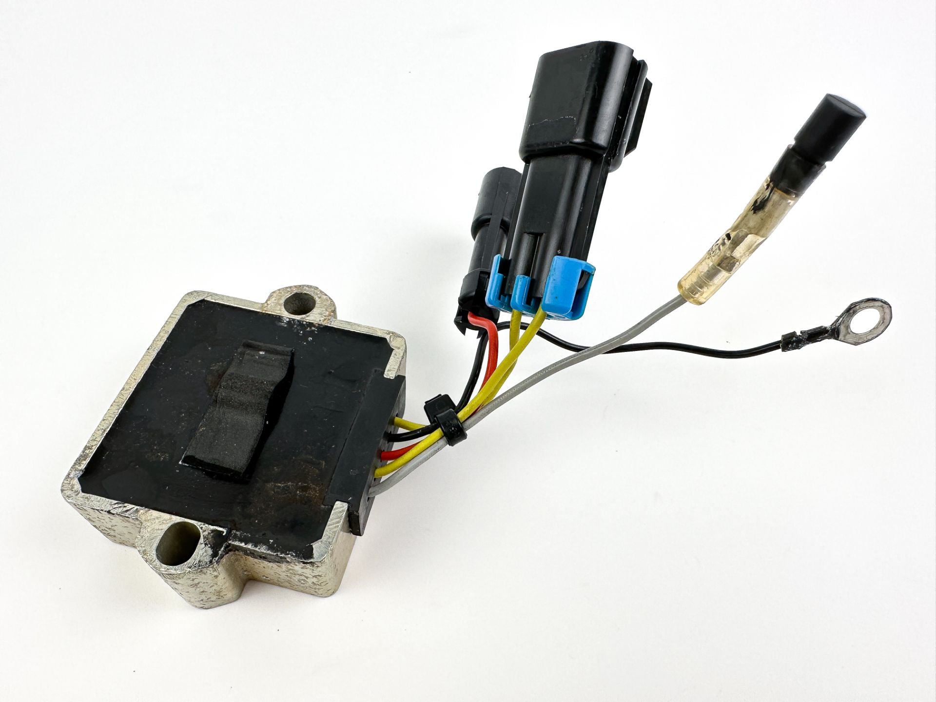 2007 Mercury 60 HP 4 Stroke Outboard Voltage Regulator 893640T01 OEM
