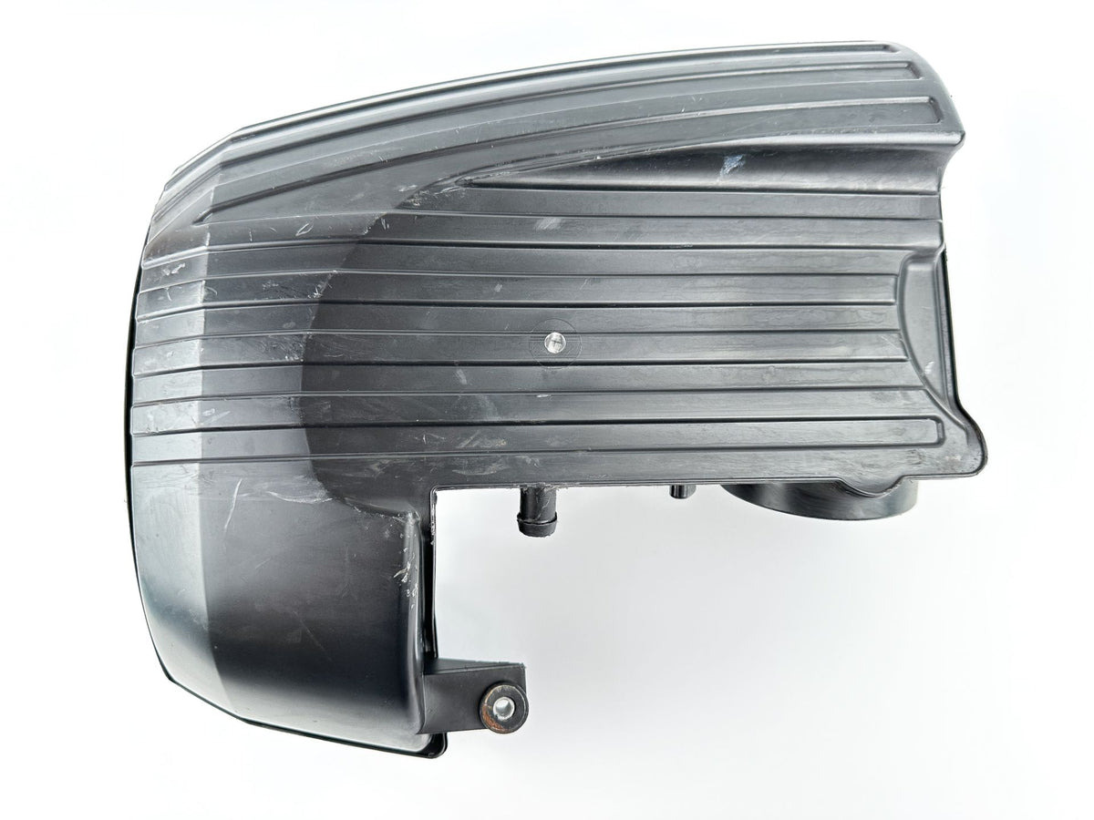2011 Suzuki 140 HP 4 Stroke Outboard Intake Air Silencer Assembly 13810-90J01 OEM