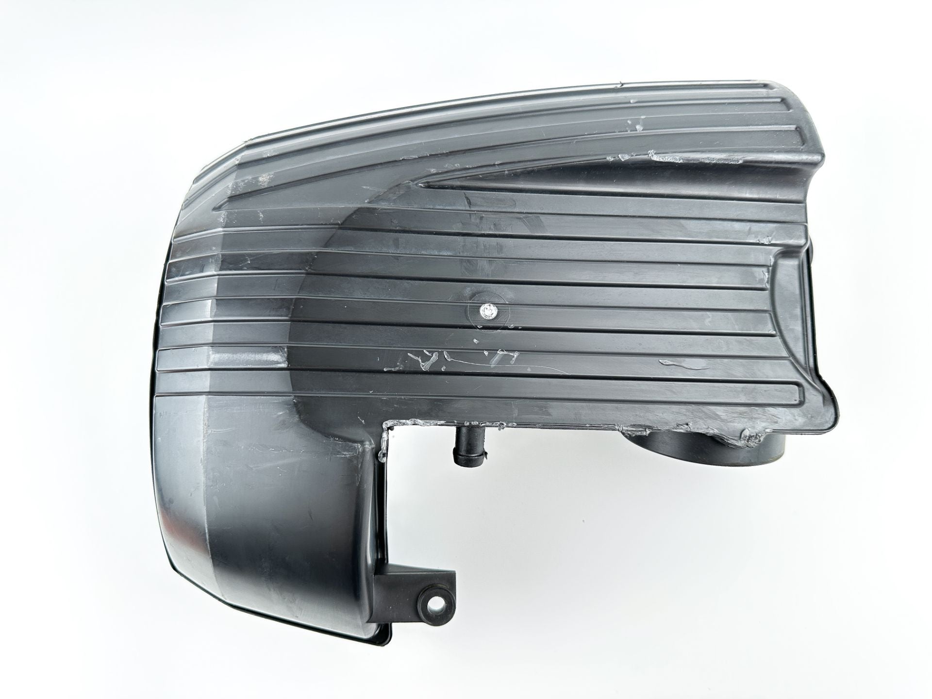 2005 Suzuki 115 HP 4 Stroke Outboard Intake Air Silencer Assembly 13810-90J01 OEM
