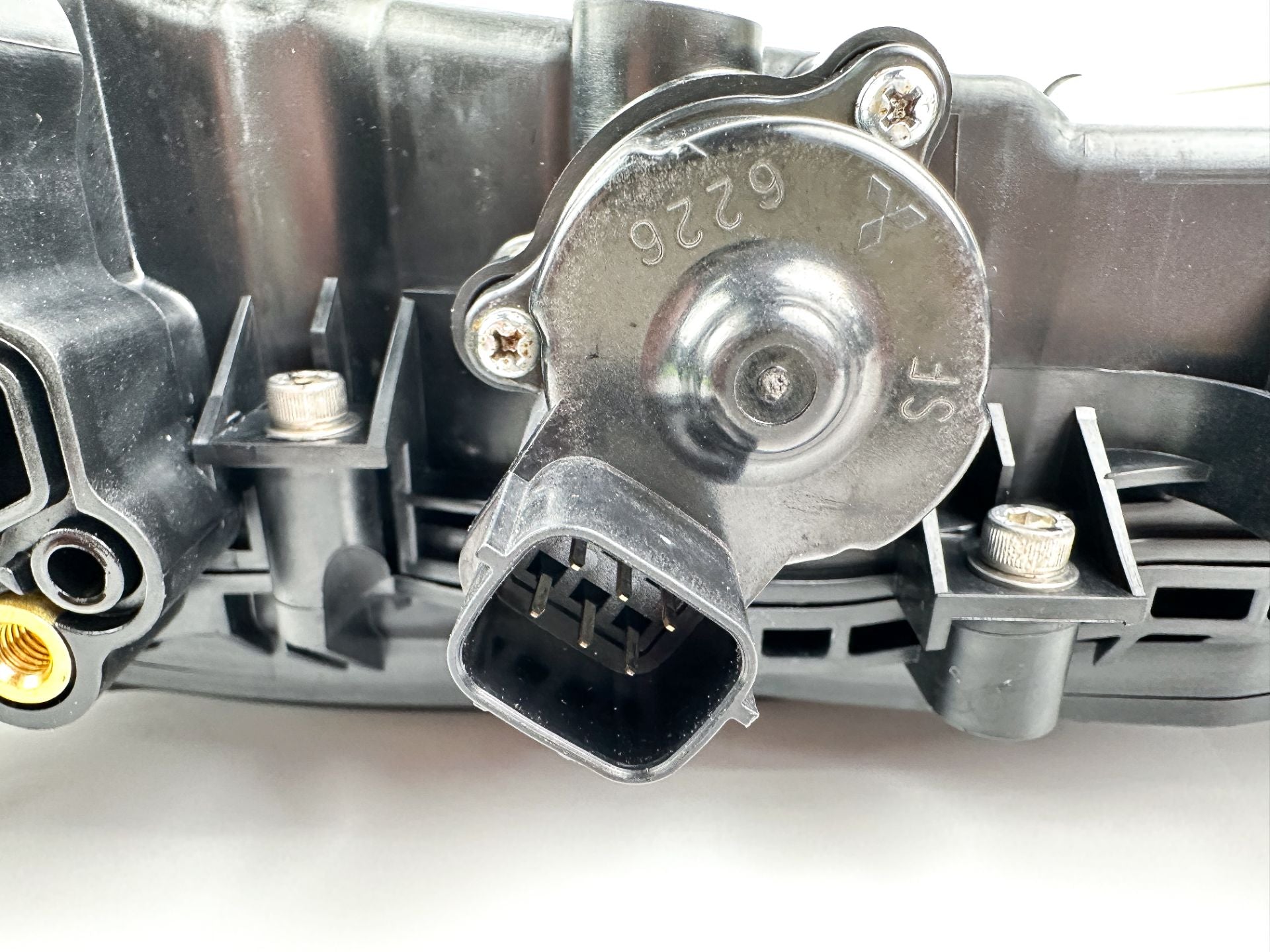 2016 Suzuki 175 HP 4 Stroke Outboard Intake Manifold 13110-96J00 OEM