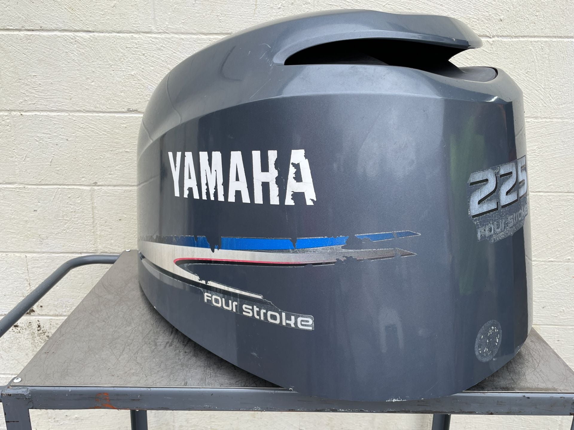 2003 Yamaha 225 HP 4 Stroke Outboard Top Cowling 69J-42610-00-8D OEM