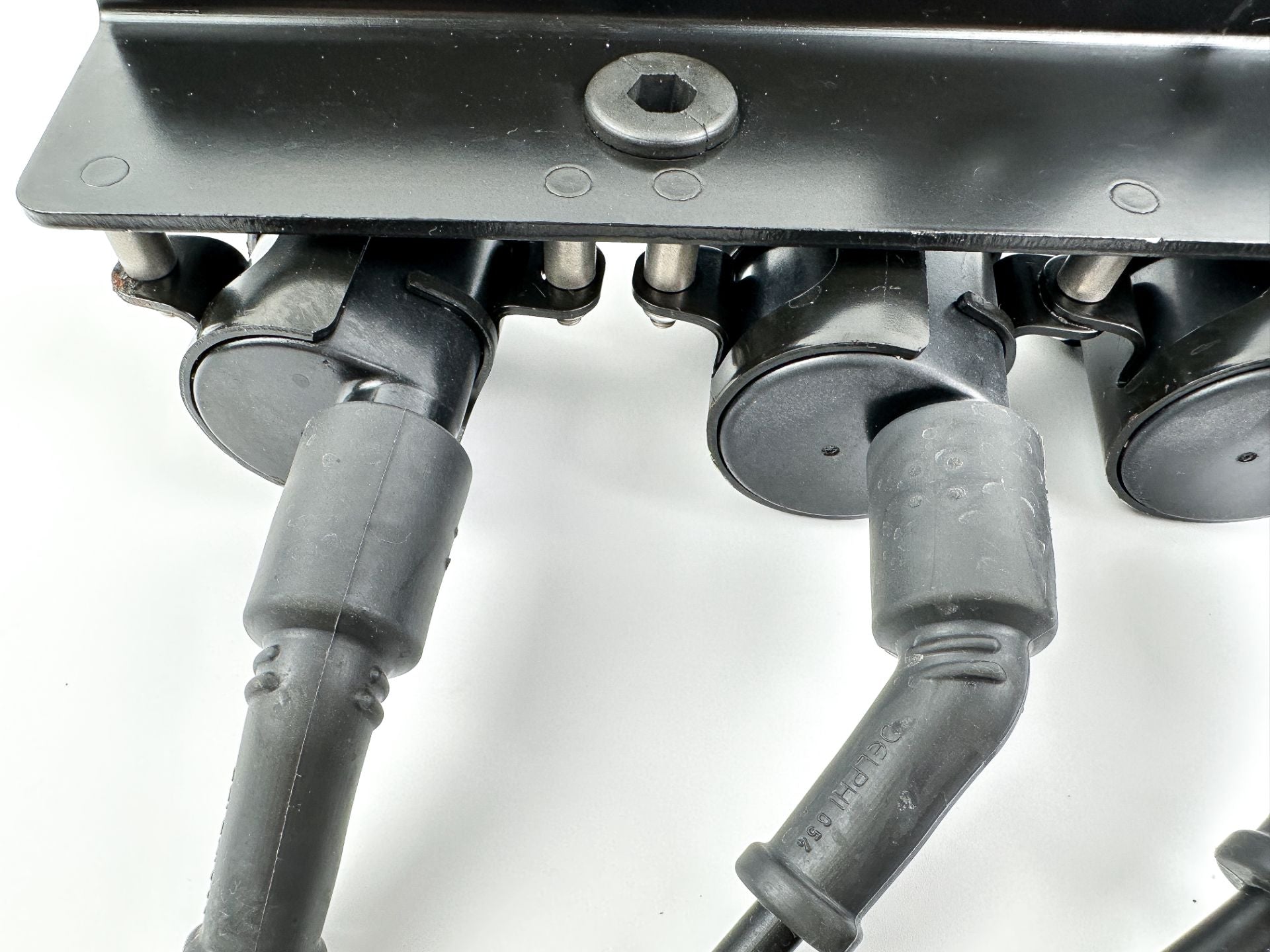 2004 Mercury 60 HP 4 Stroke Outboard Ignition Coil Set W/ Plate 8778031 OEM