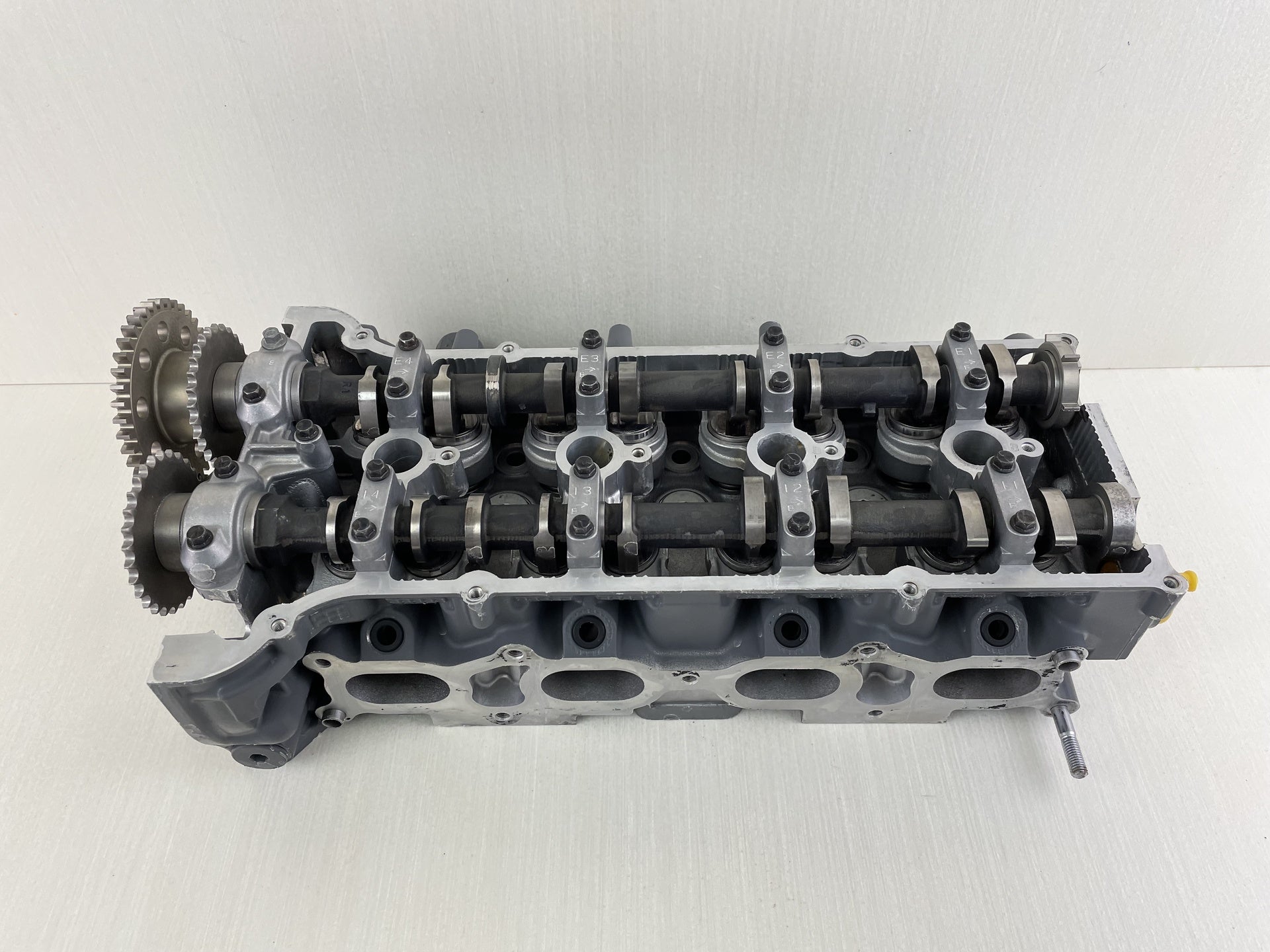 04-11 Suzuki DF 115 140 HP 4 Stroke Outboard Cylinder Head 11100-90J01