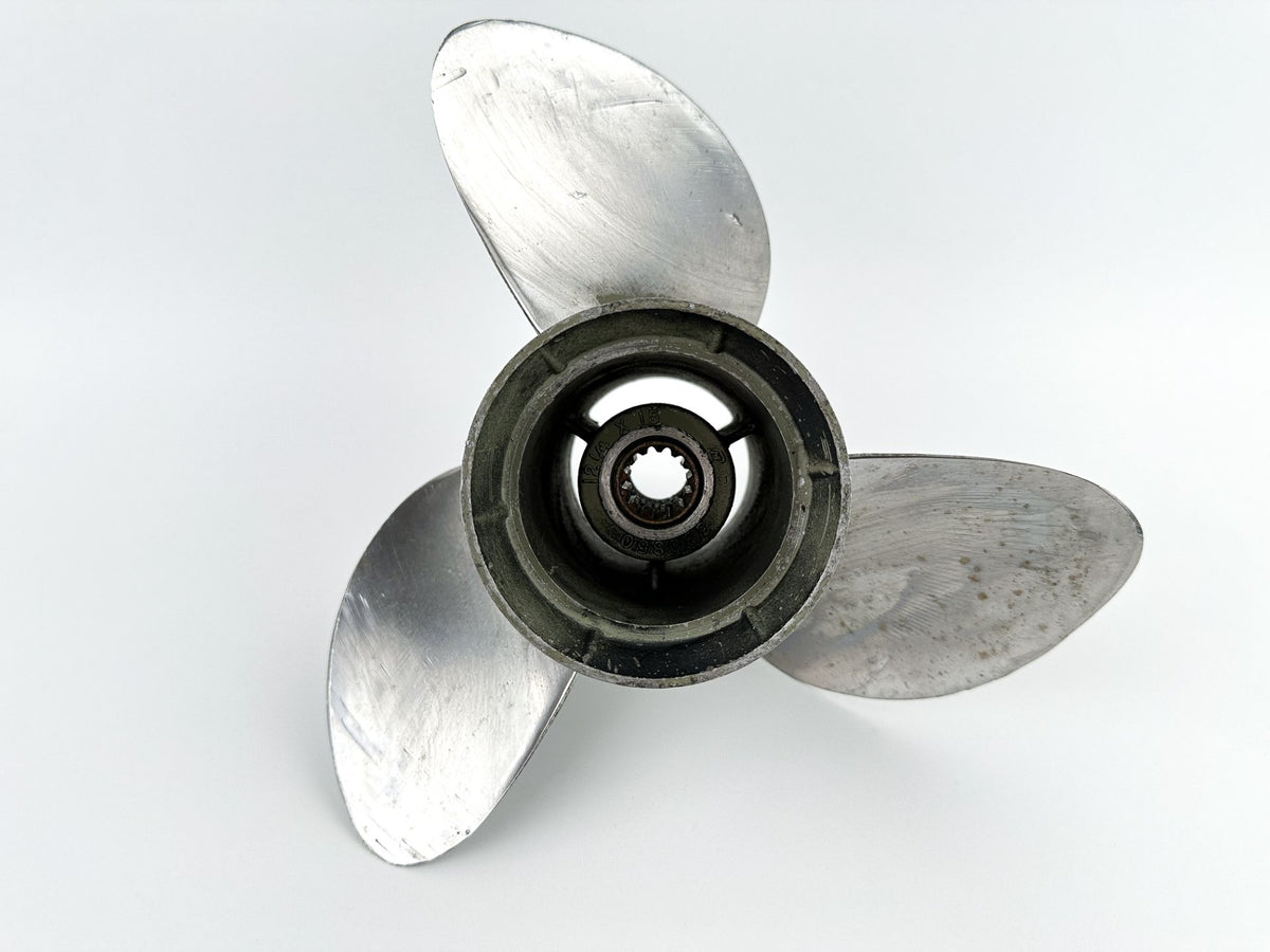 Evinrude Johnson 12 1/4 x 15P Propeller RH Standard 390850 OMC