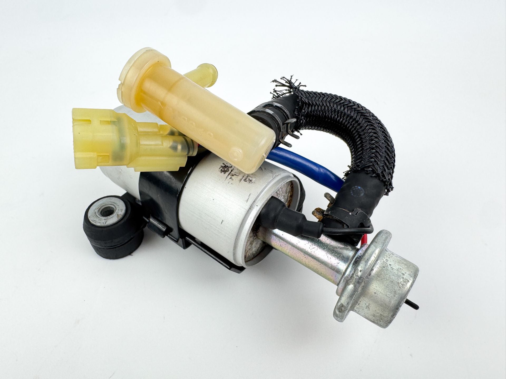 2010 Suzuki 250 HP 4 Stroke Outboard Fuel Pump 15100-94900 OEM