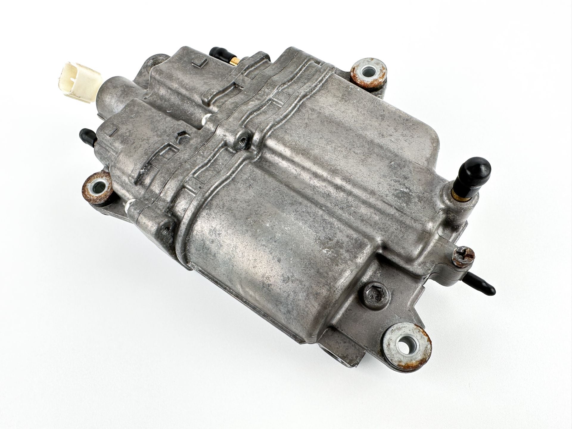 2011 Suzuki 140 HP 4 Stroke Outboard Vapor Separator Tank VST 15600-90J01 OEM