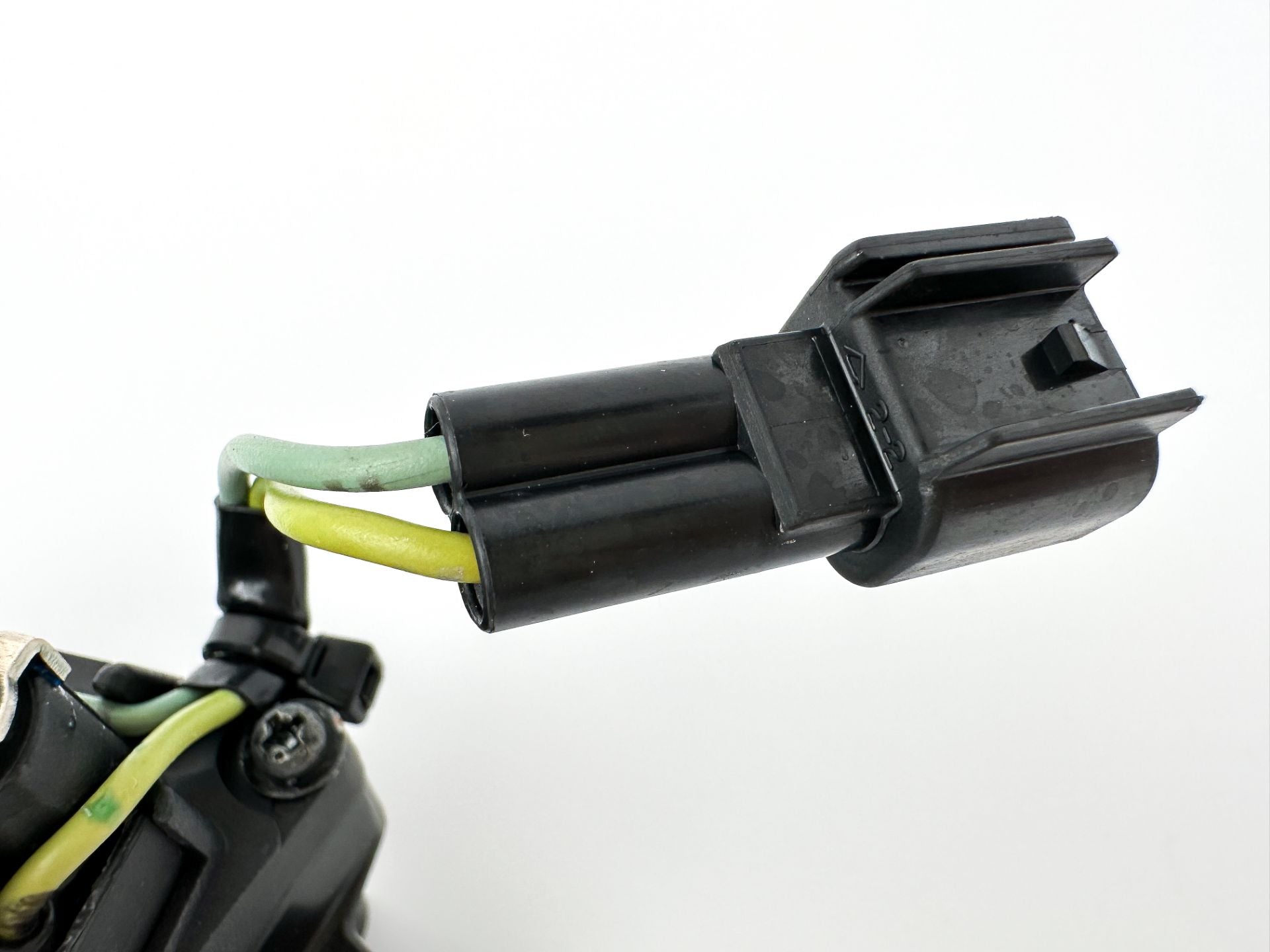 2007 Yamaha 250 HP 2 Stroke Outboard Trim Tilt Relay 60V-81950-00-00 OEM