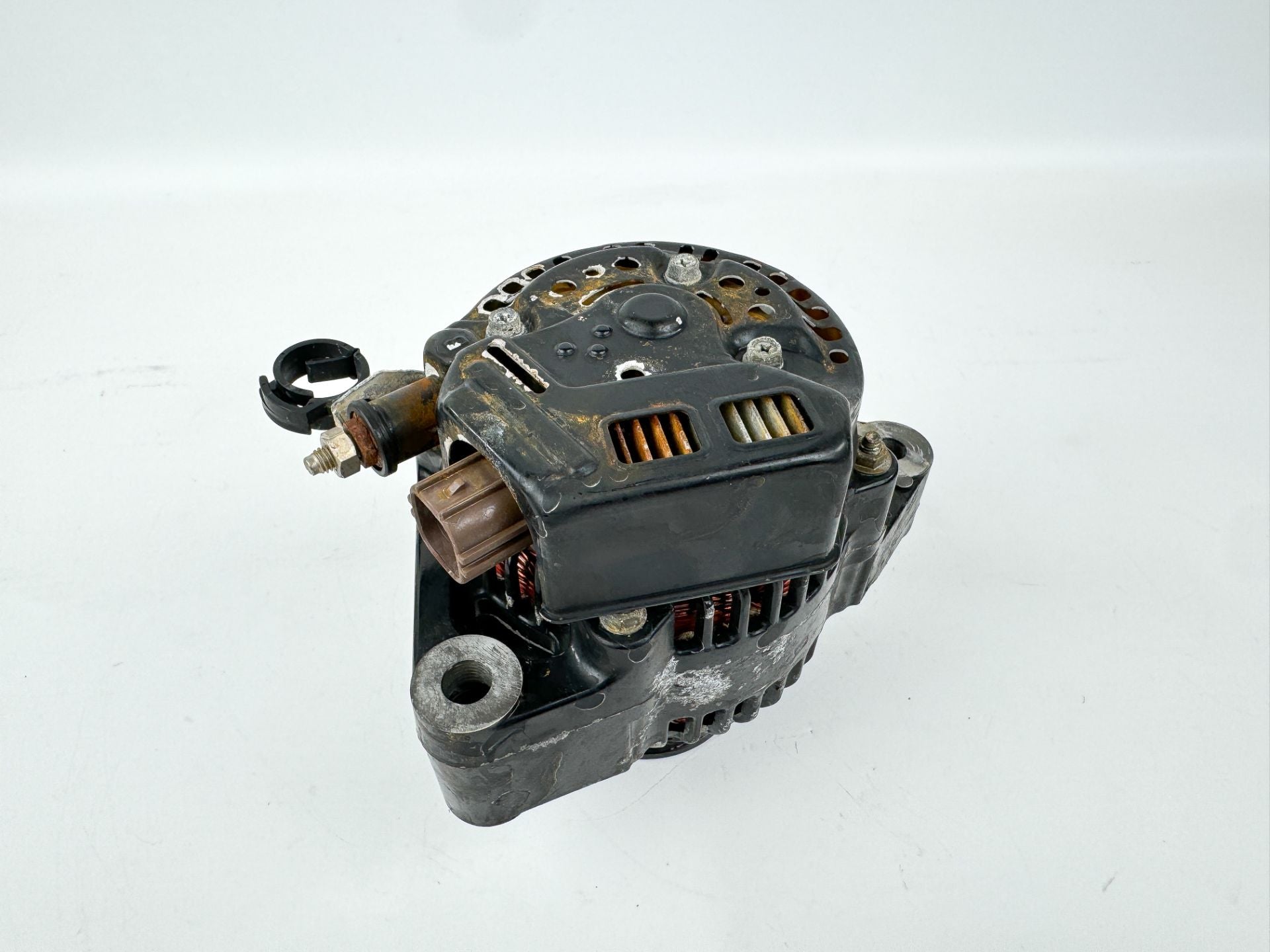 2004 Honda 130 HP 4 Stroke Outboard Alternator 31630-ZW5-003 OEM