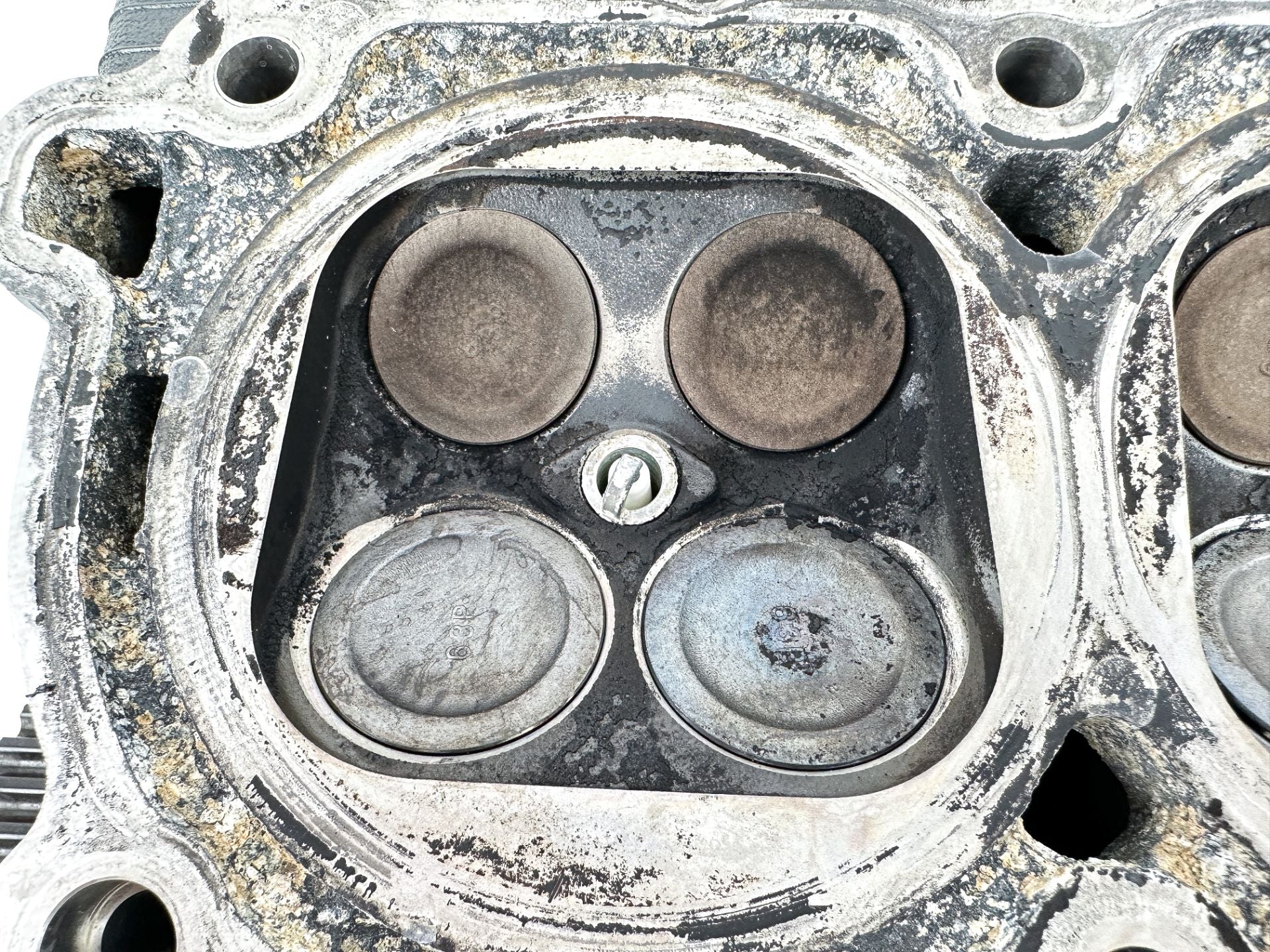 2016 Yamaha 150 HP 4 Stroke Outboard Cylinder Head 63P-W009A-04-9S OEM
