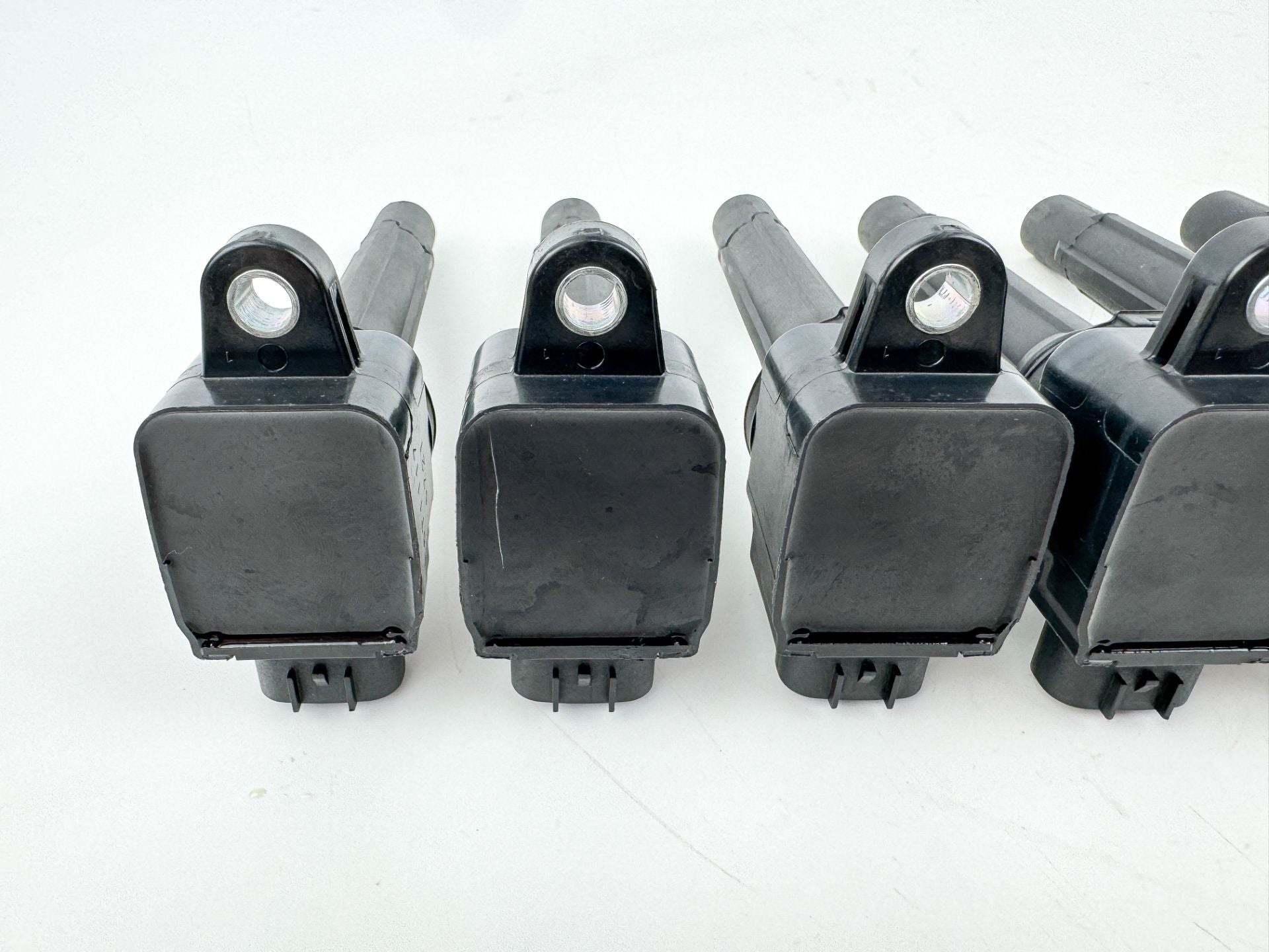 2007 Suzuki 200 HP 4 Stroke Outboard Ignition Coil Set 33410-93J00 OEM