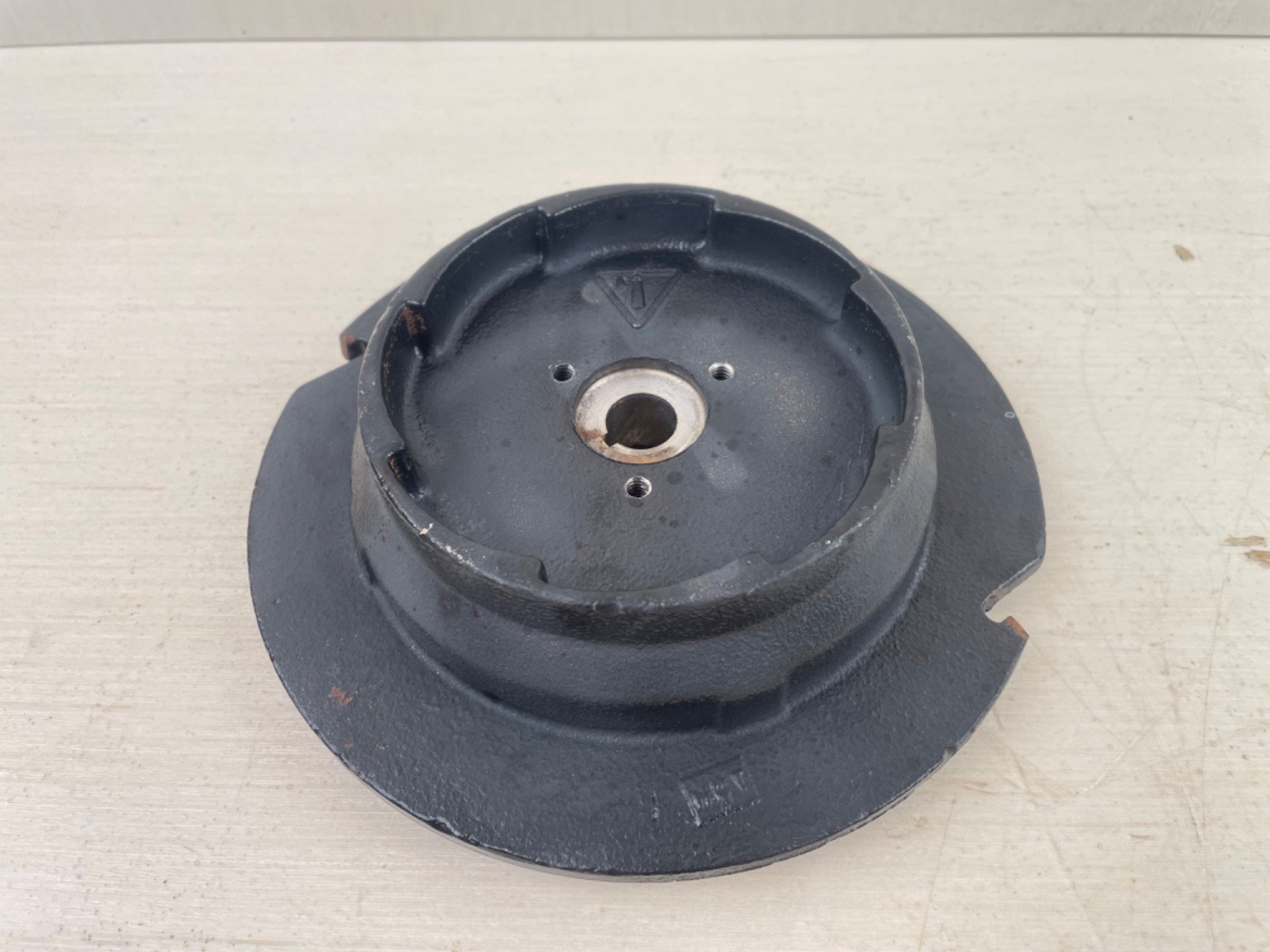 1993-2001 Johnson Evinrude 9.9 15 HP Outboard Flywheel Assembly 0584583