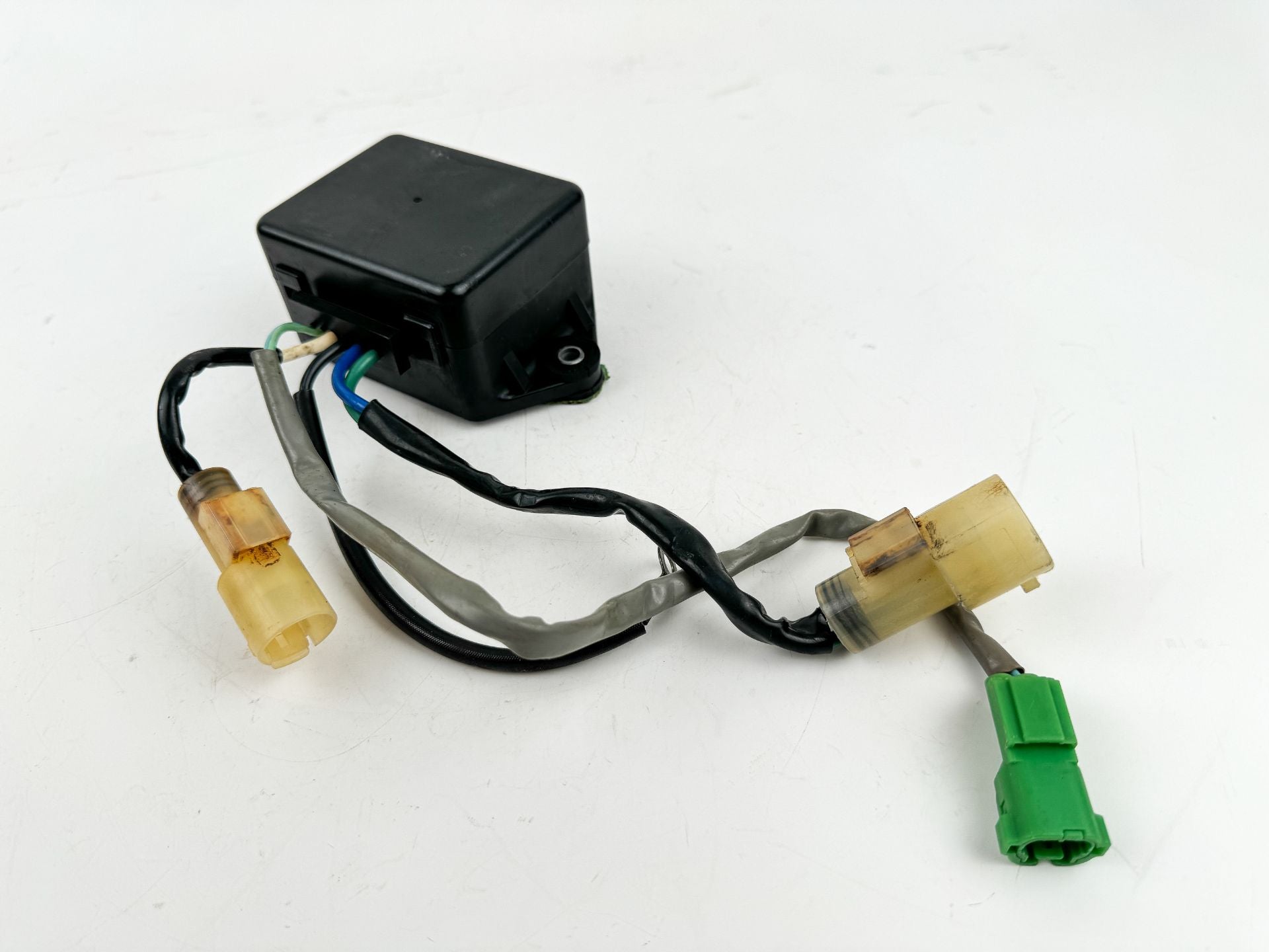 2000 Honda 130 HP 4 Stroke Outboard Trim Tilt Relay 38550-ZW5-003 OEM